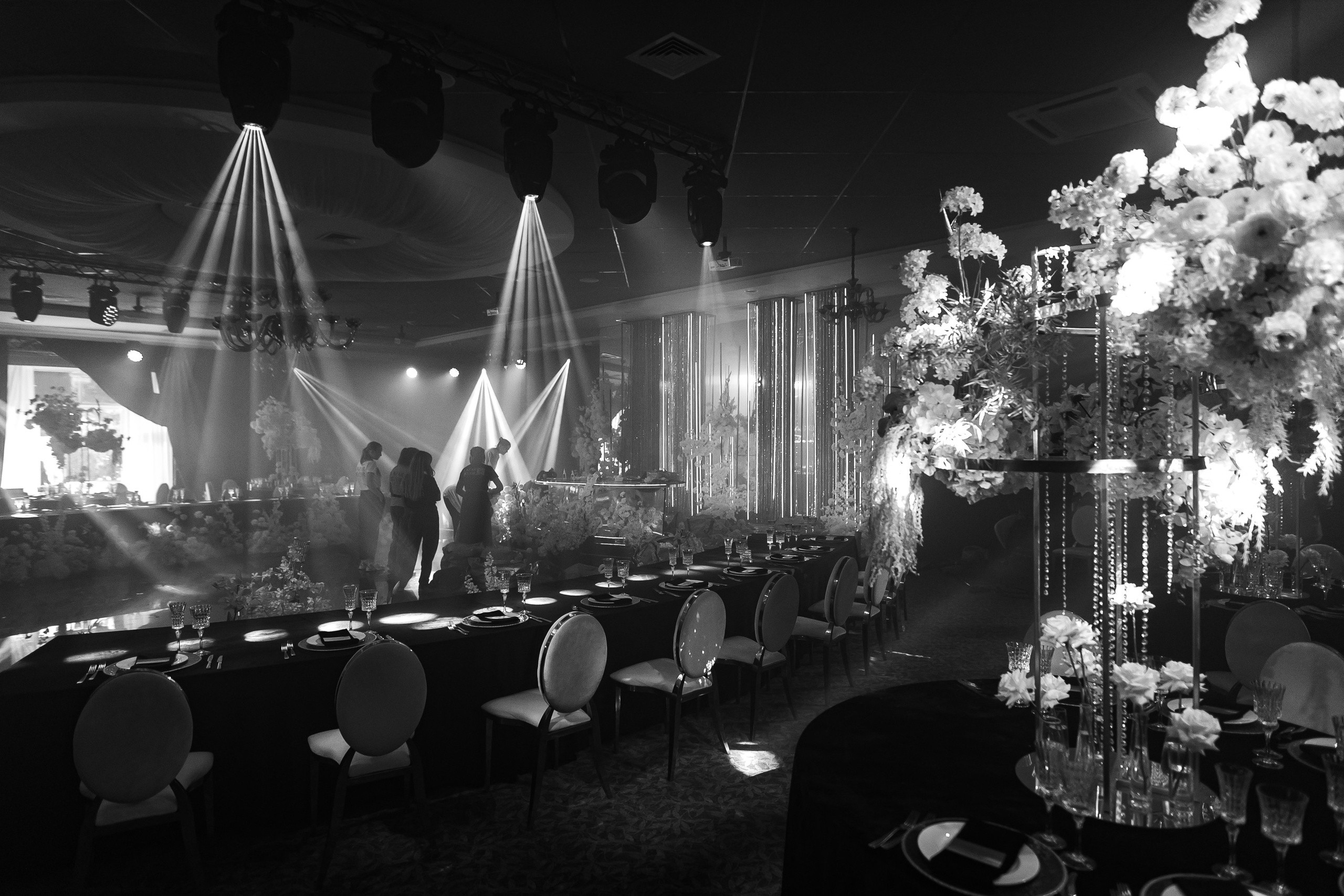 Реализация концепции свадебного декора «Отражаясь в любимых» LAZAR DECOR. Главная