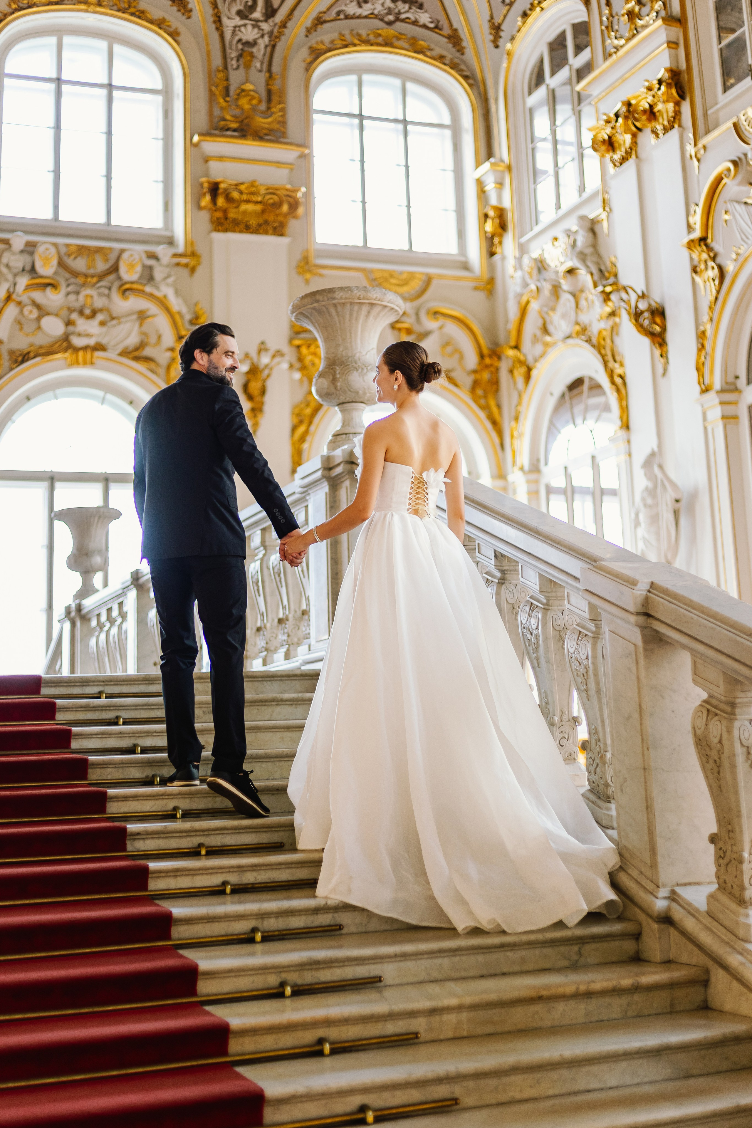 Анонс. Свадебная фотосессия в Эрмитаже. Фотограф и видеограф Москва. Свадебный фотограф, видеограф. Выпускные альбомы. Оживающие альбомы