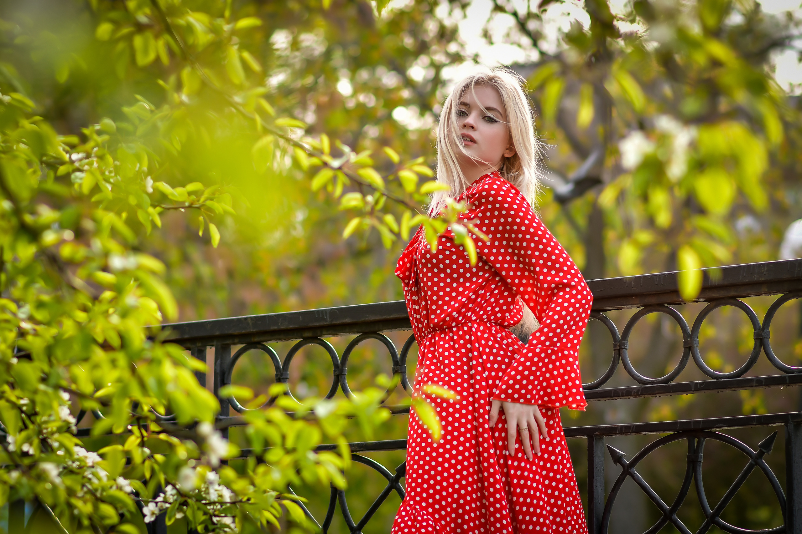 Весна. Съемка в цветении. Семейный и свадебный фотограф в Донецке Донская Анастасия