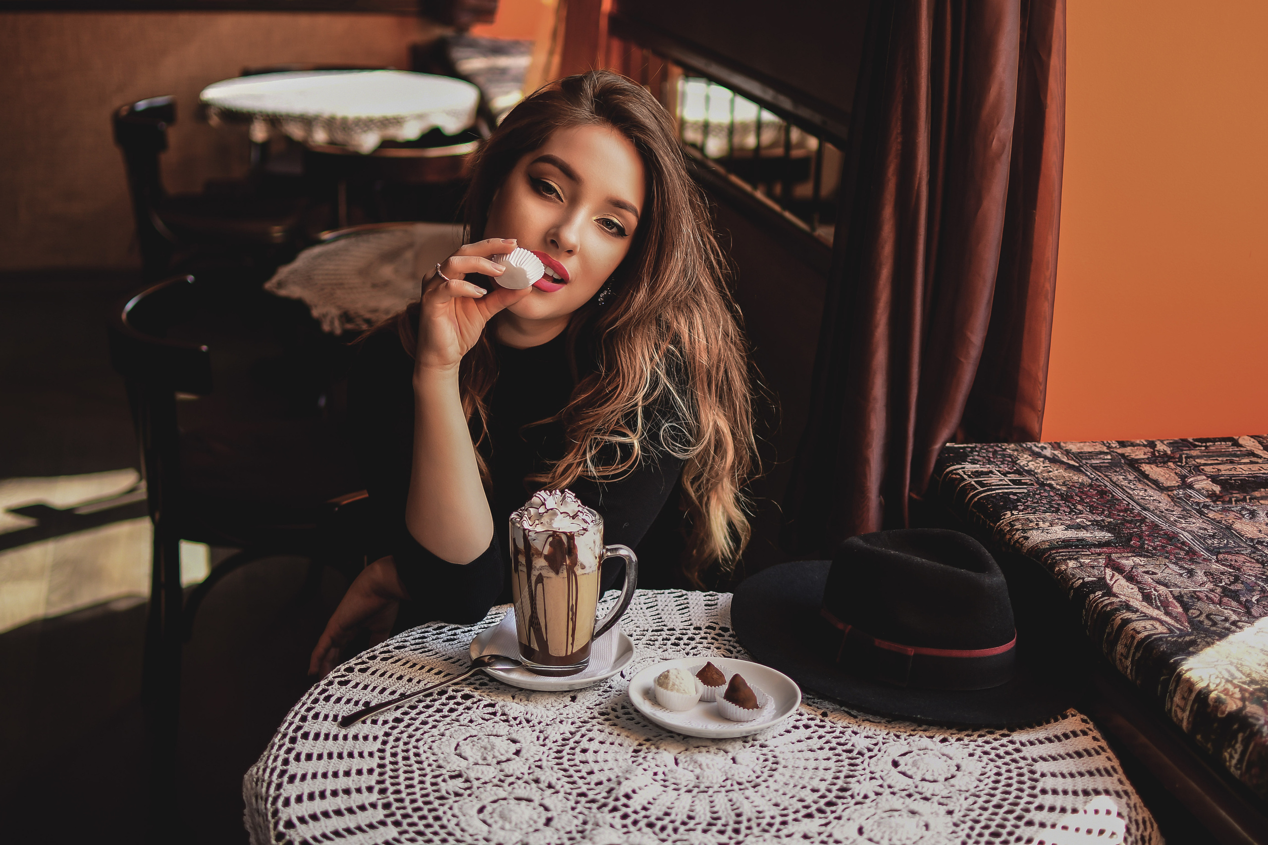 Съемка в кафе, ресторане. Семейный и свадебный фотограф в Донецке Донская Анастасия