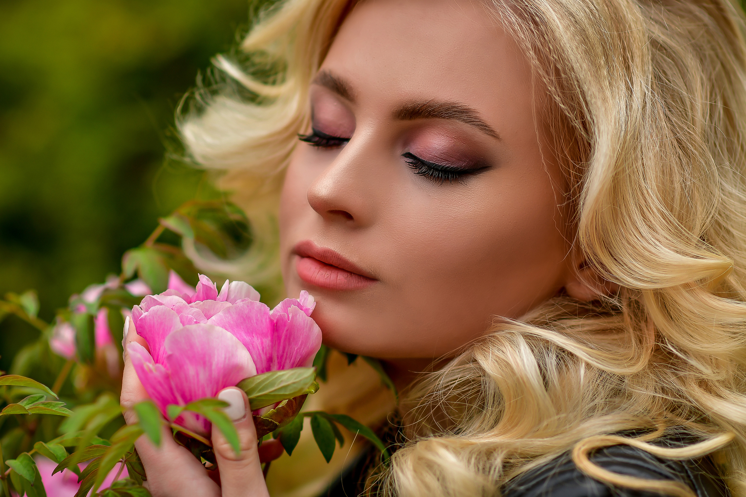 Весна. Съемка в цветении. Семейный и свадебный фотограф в Донецке Донская Анастасия