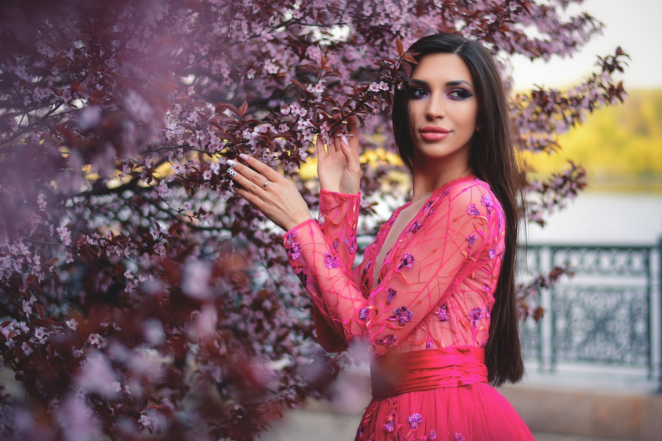 Весна. Съемка в цветении. Семейный и свадебный фотограф в Донецке Донская Анастасия