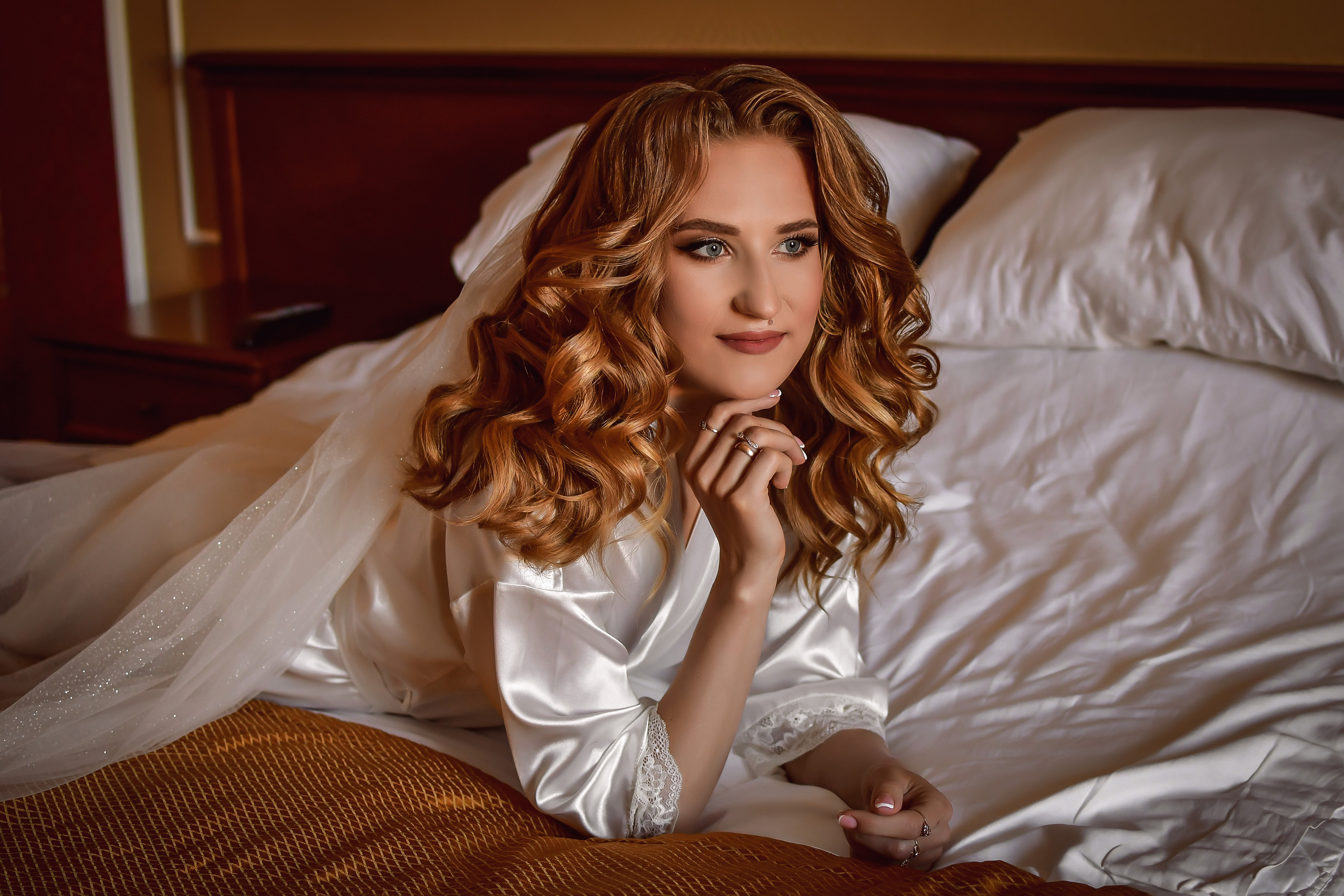 Съемка в студии, гостинице. Семейный и свадебный фотограф в Донецке Донская Анастасия