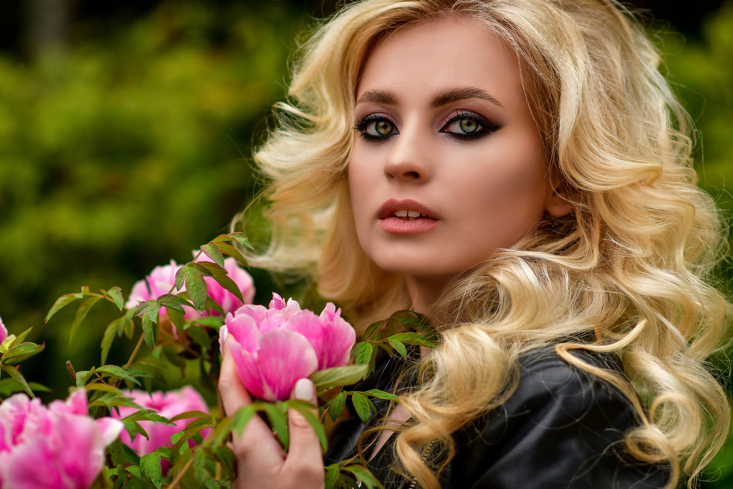 Весна. Съемка в цветении. Семейный и свадебный фотограф в Донецке Донская Анастасия