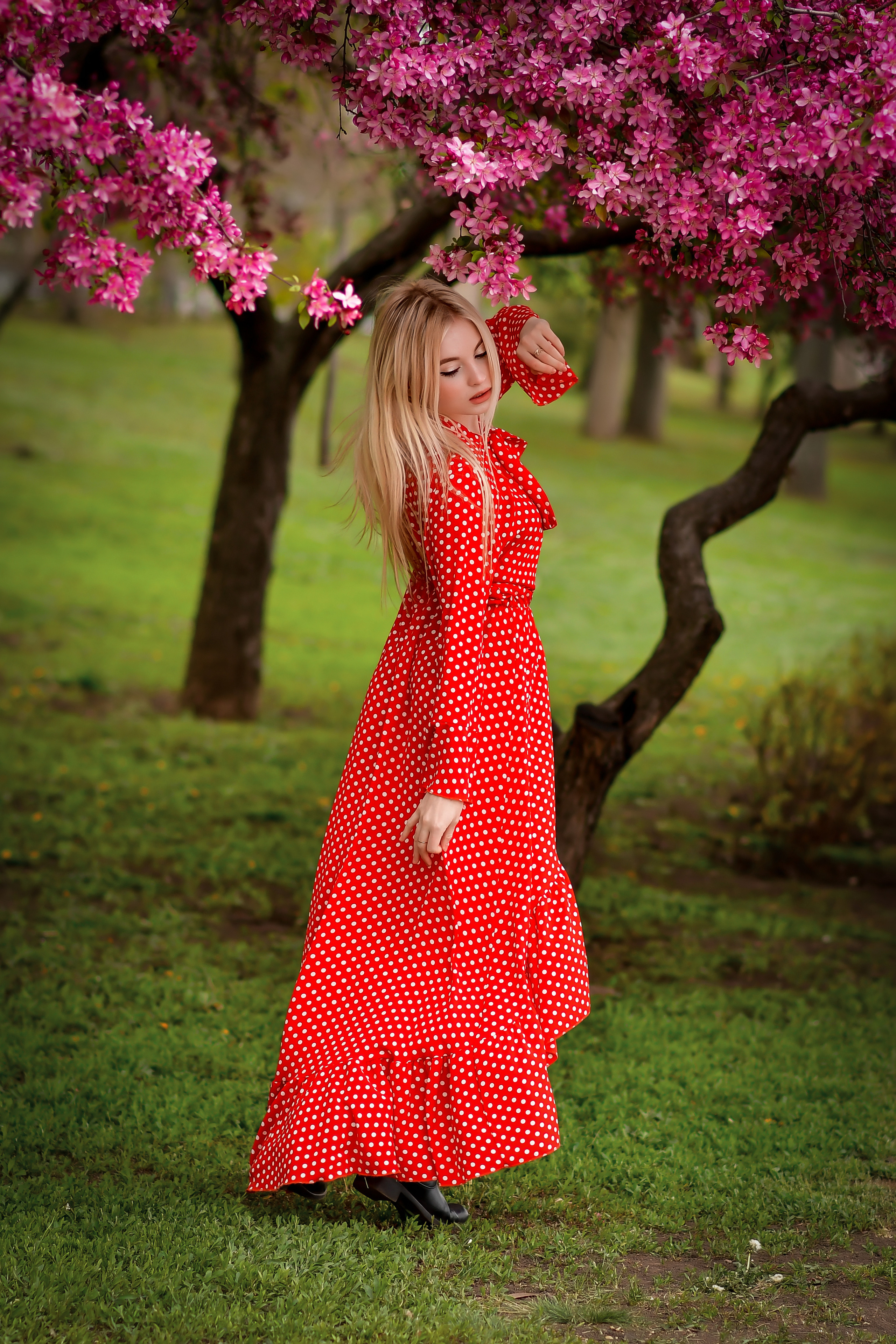 Весна. Съемка в цветении. Семейный и свадебный фотограф в Донецке Донская Анастасия