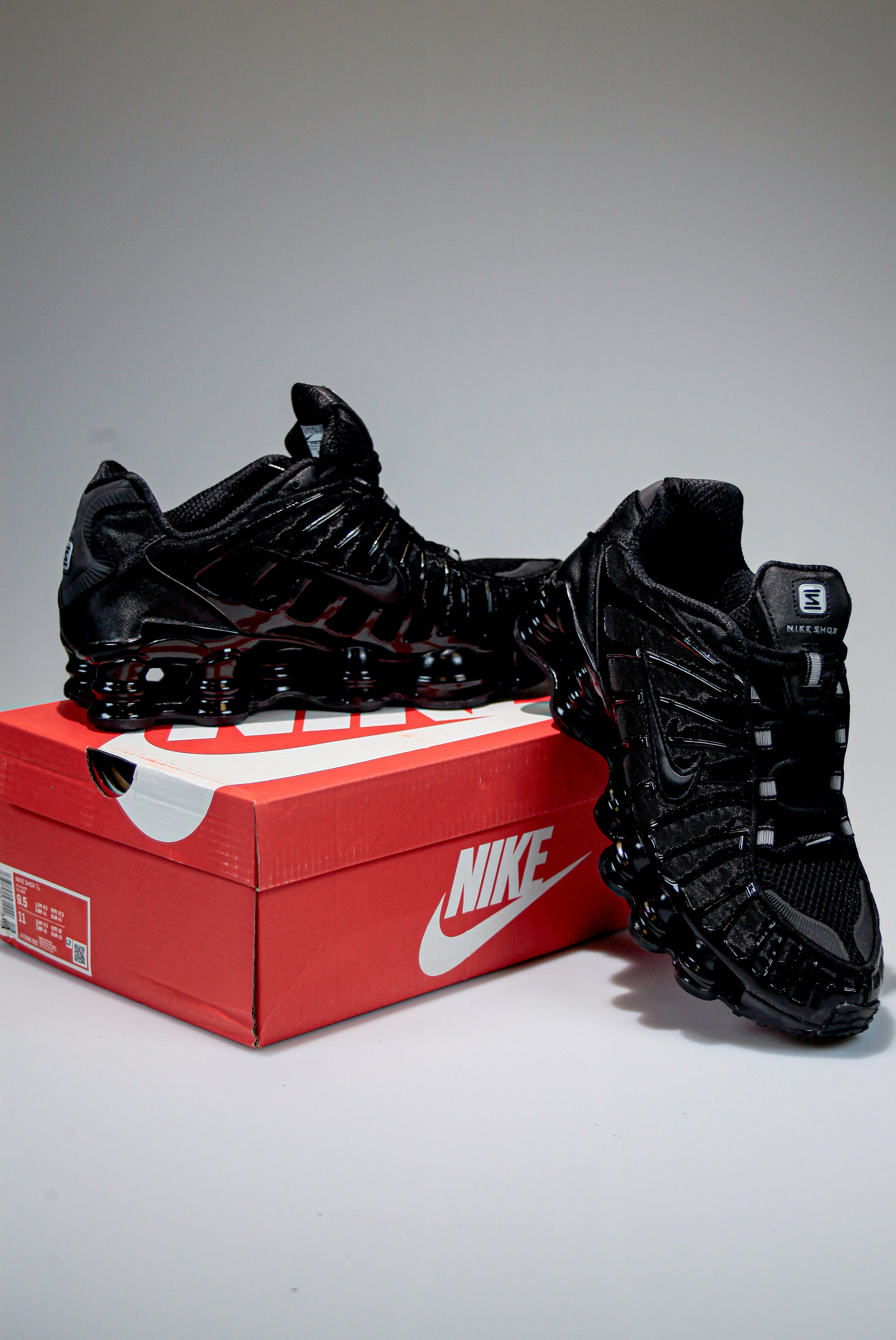 Съемка кроссовок для маркет-плэйсов. Фотограф в Санкт-Петербурге