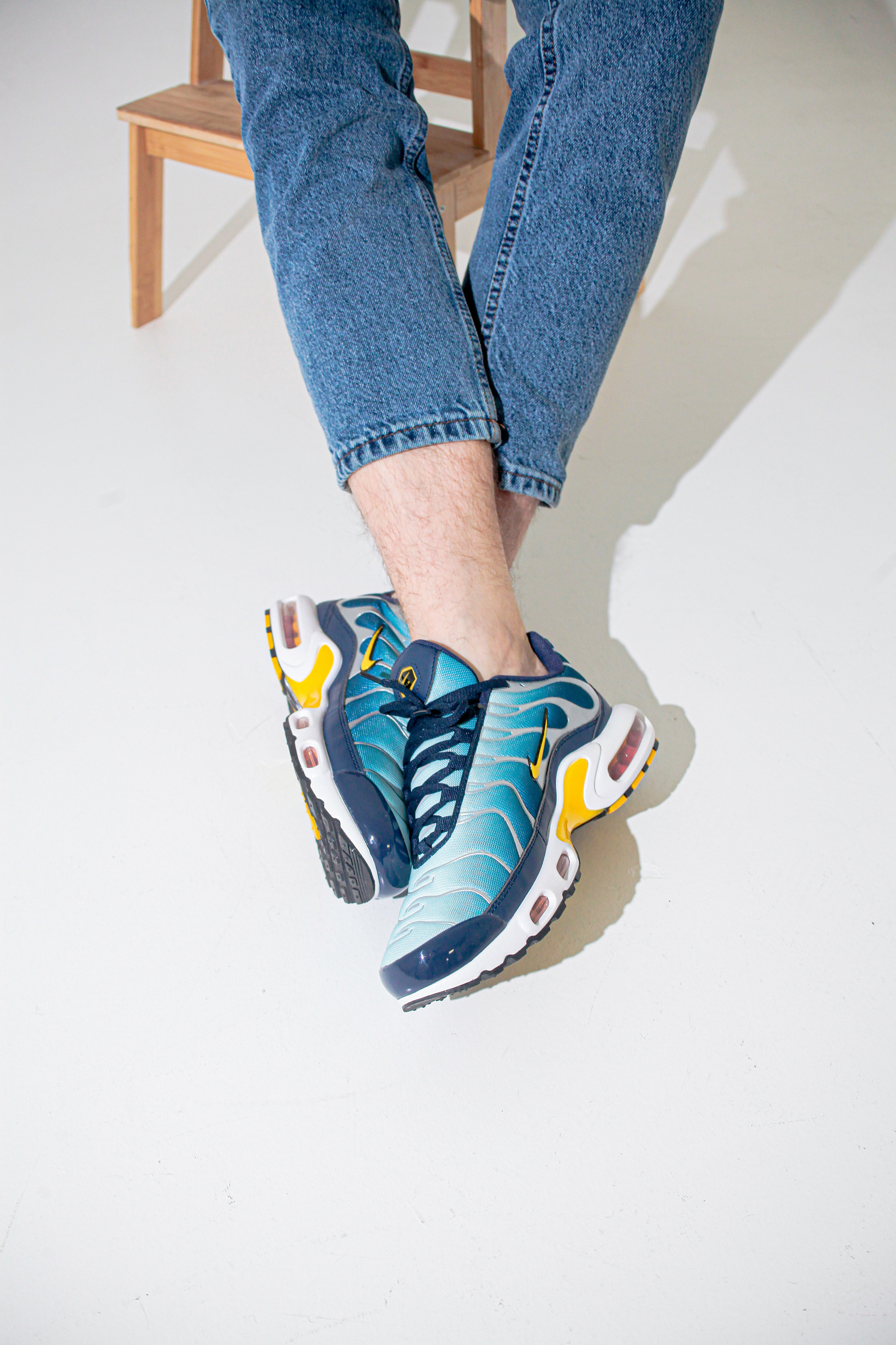 Съемка кроссовок для маркет-плэйсов. Фотограф в Санкт-Петербурге