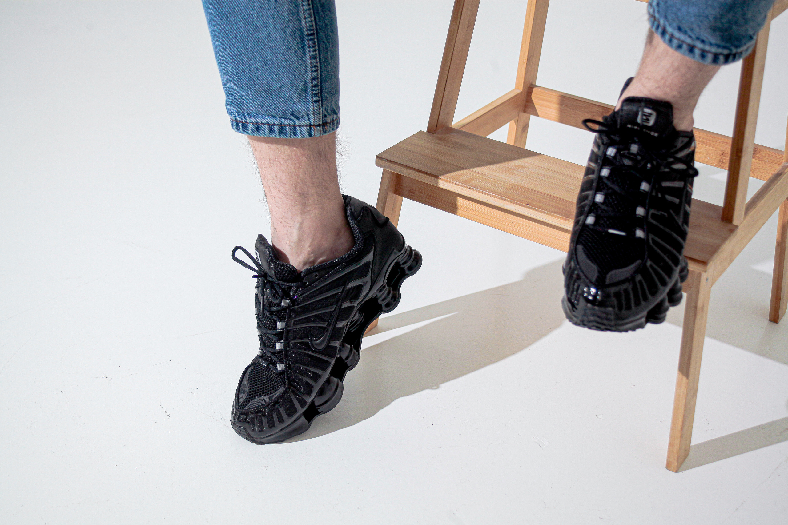 Съемка кроссовок для маркет-плэйсов. Фотограф в Санкт-Петербурге