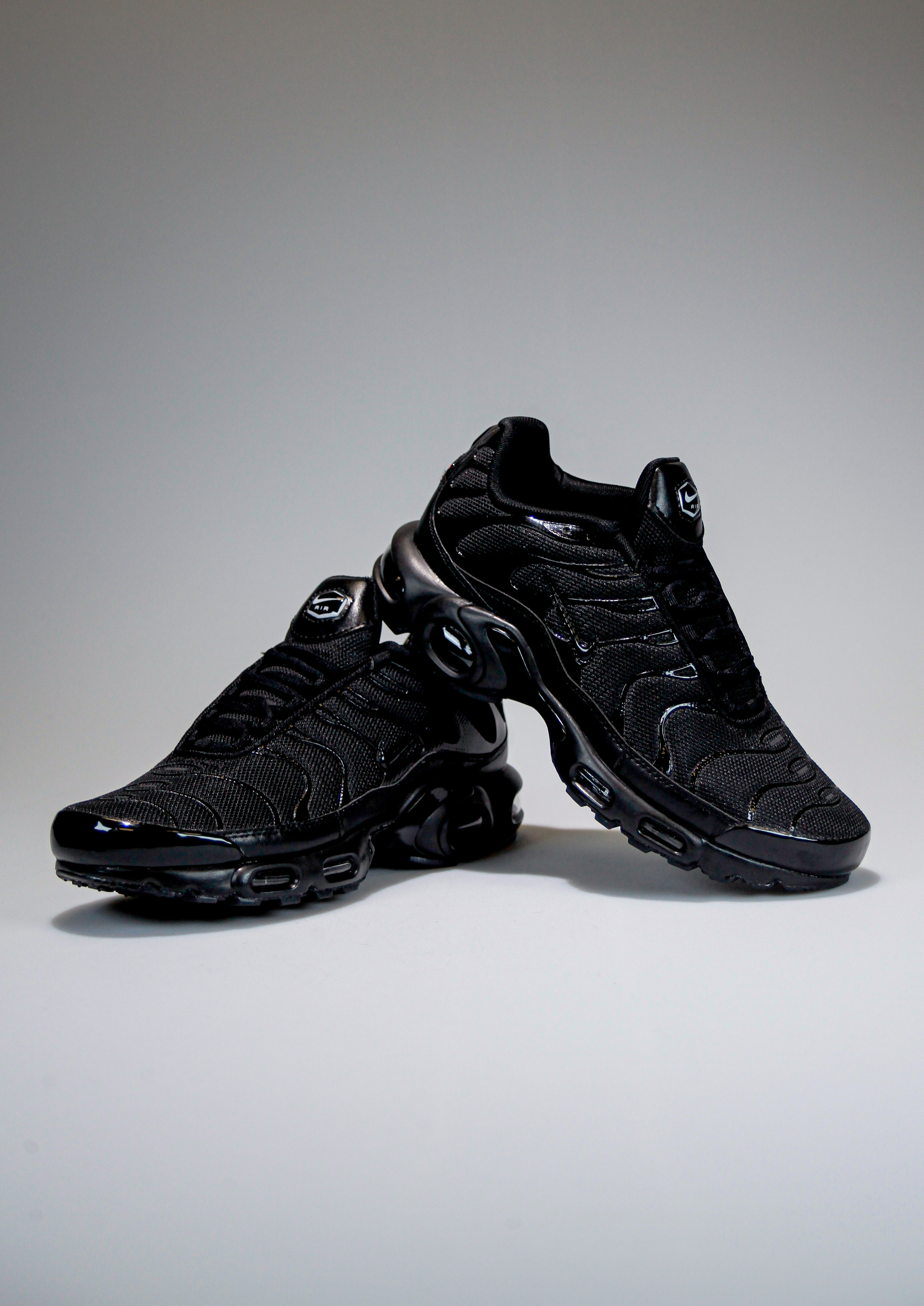 Съемка кроссовок для маркет-плэйсов. Фотограф в Санкт-Петербурге