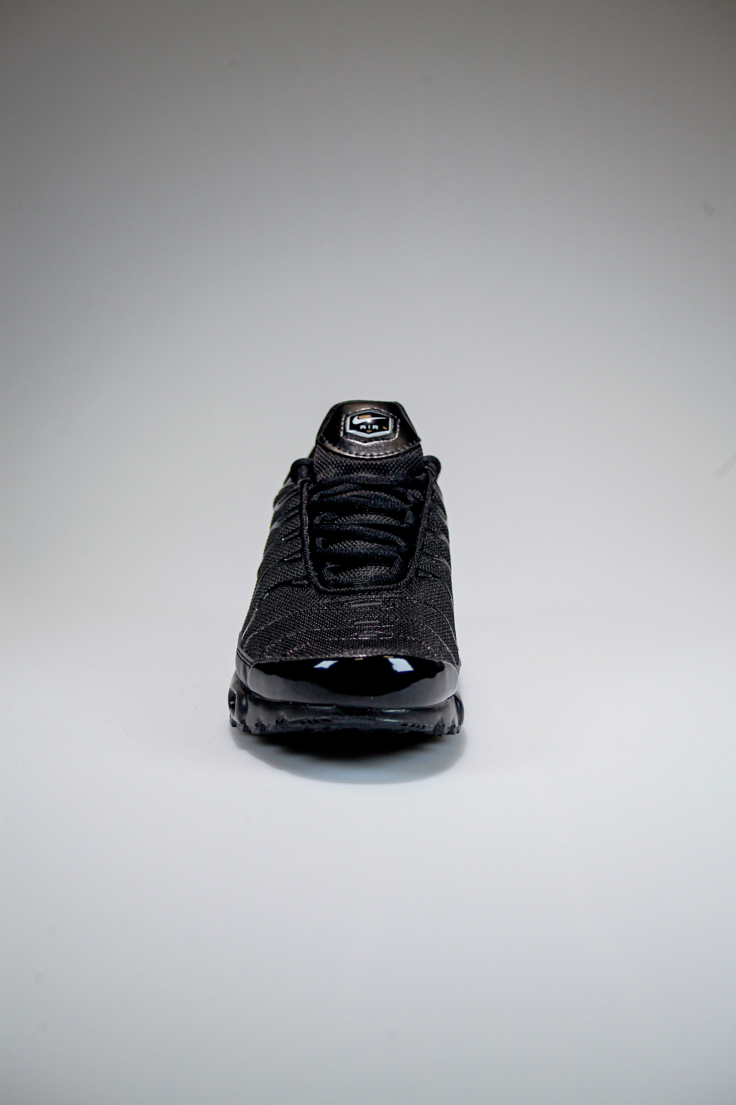 Съемка кроссовок для маркет-плэйсов. Фотограф в Санкт-Петербурге