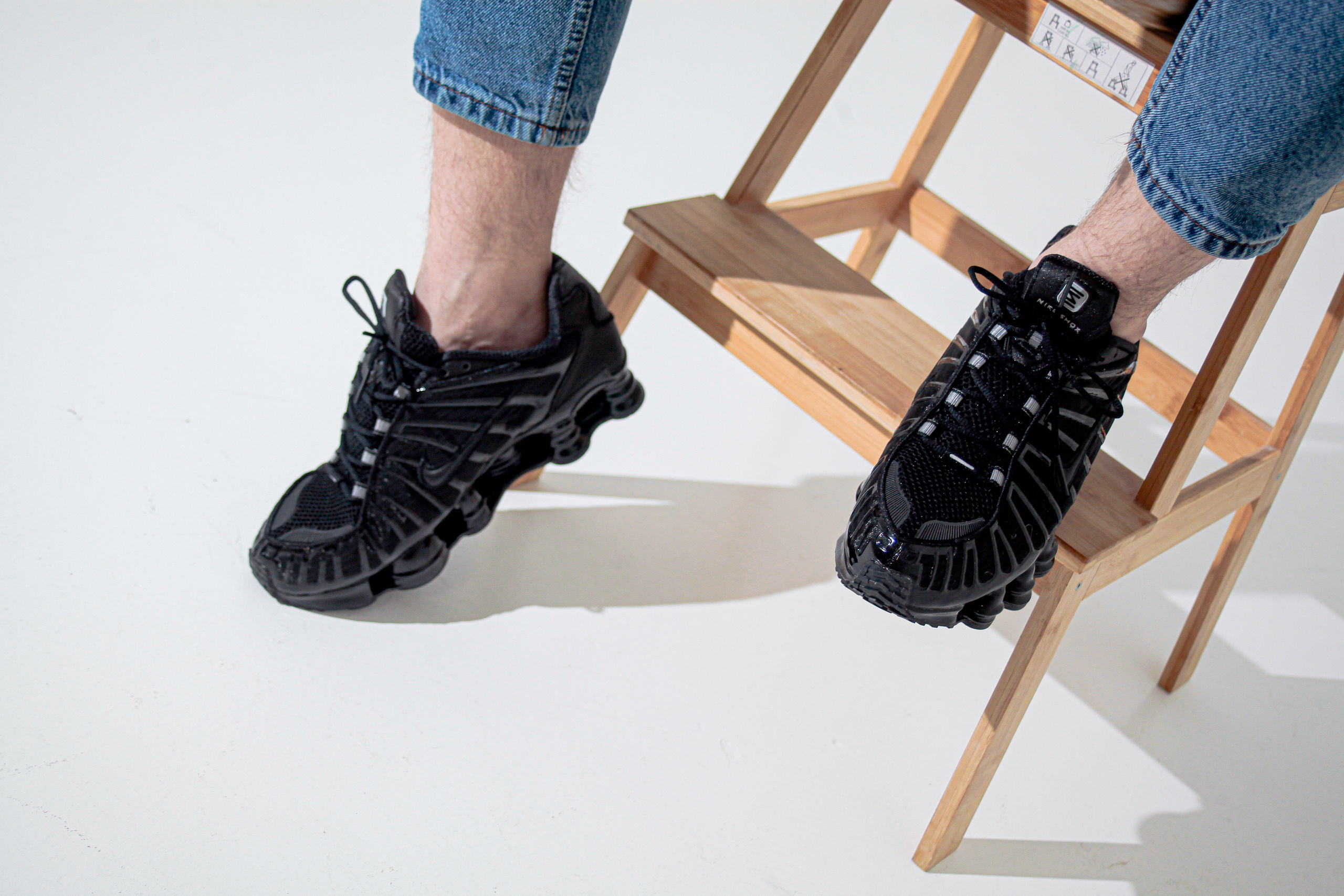 Съемка кроссовок для маркет-плэйсов. Фотограф в Санкт-Петербурге