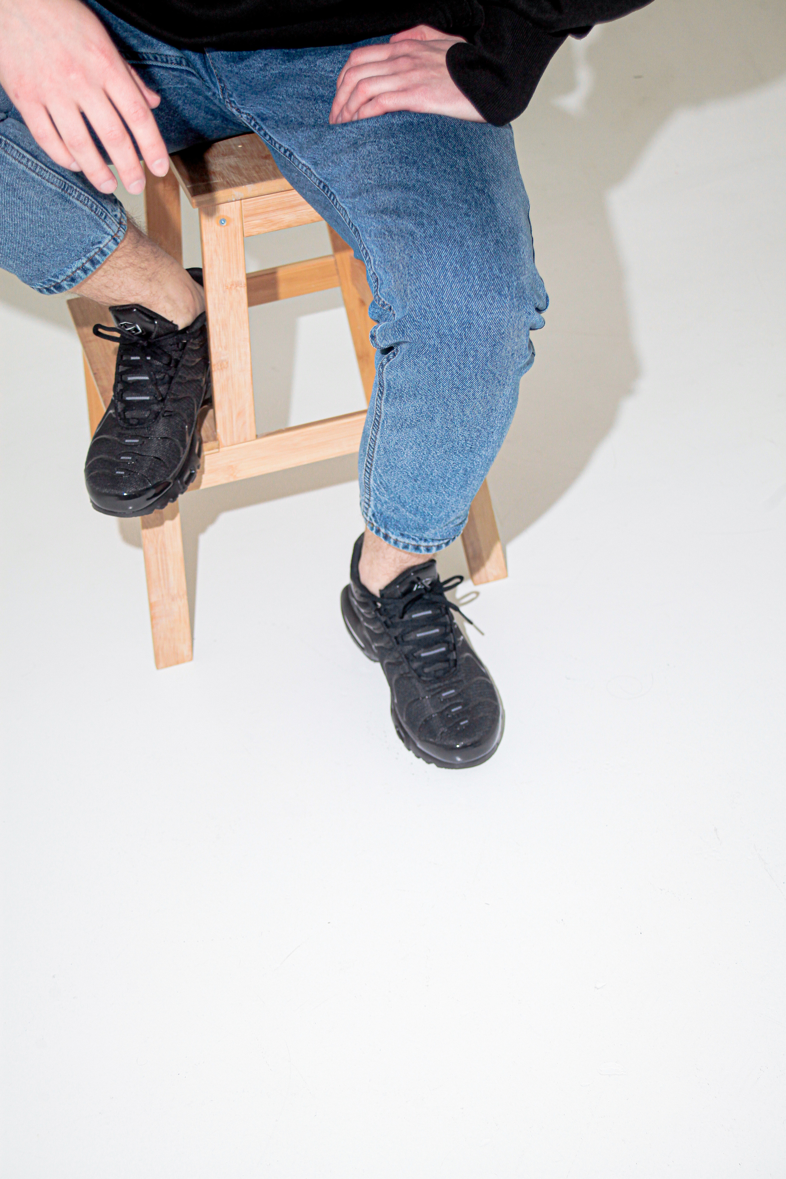 Съемка кроссовок для маркет-плэйсов. Фотограф в Санкт-Петербурге