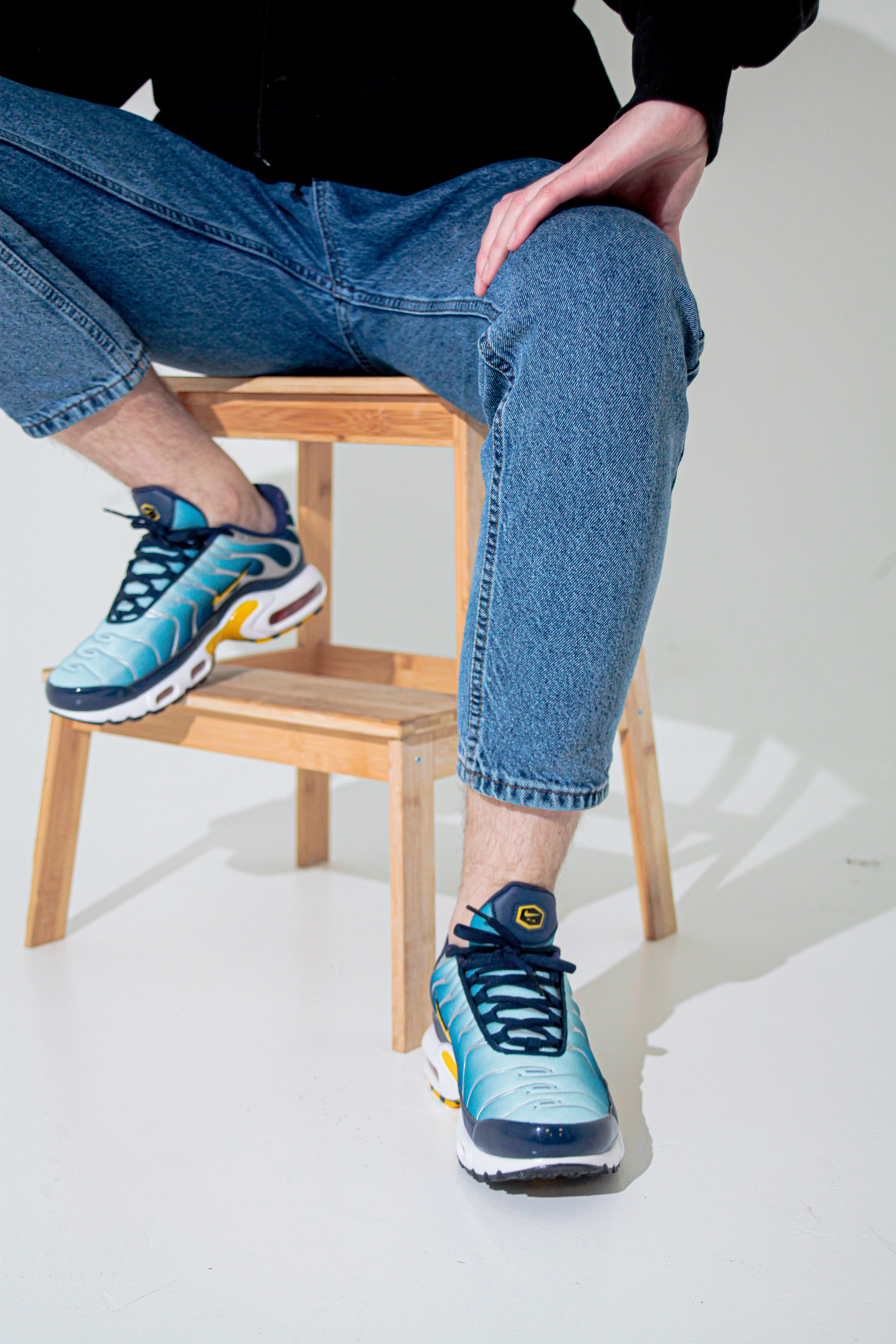 Съемка кроссовок для маркет-плэйсов. Фотограф в Санкт-Петербурге