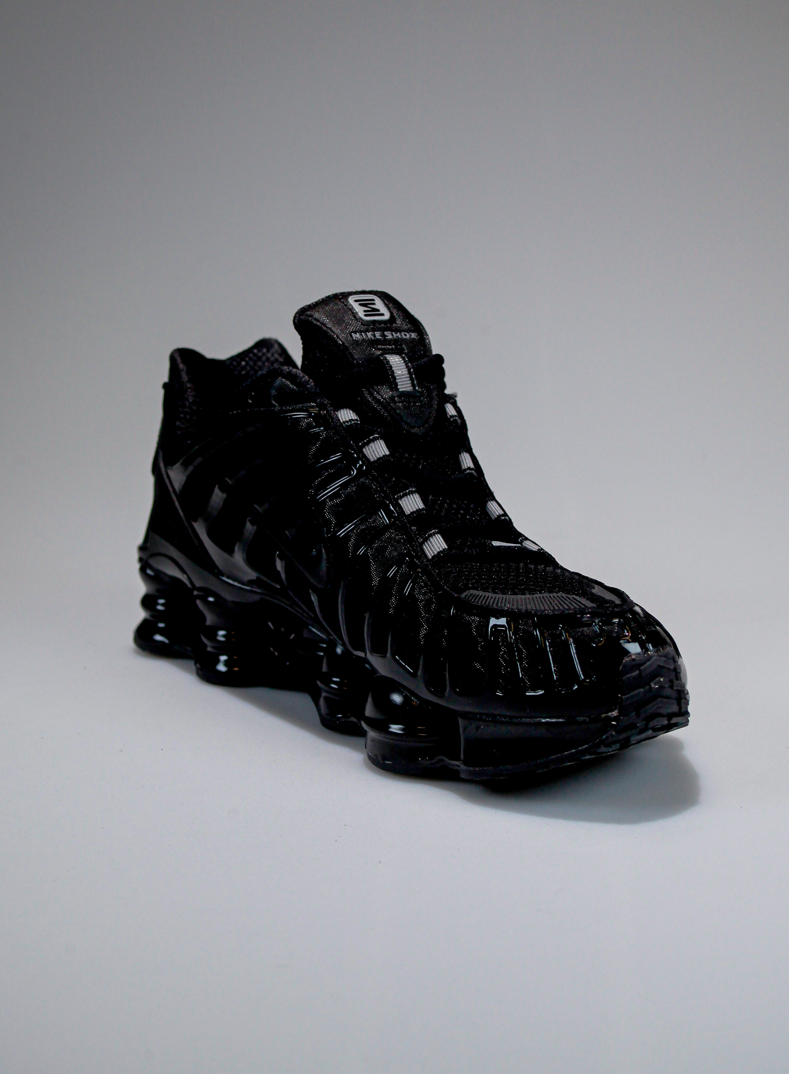 Съемка кроссовок для маркет-плэйсов. Фотограф в Санкт-Петербурге