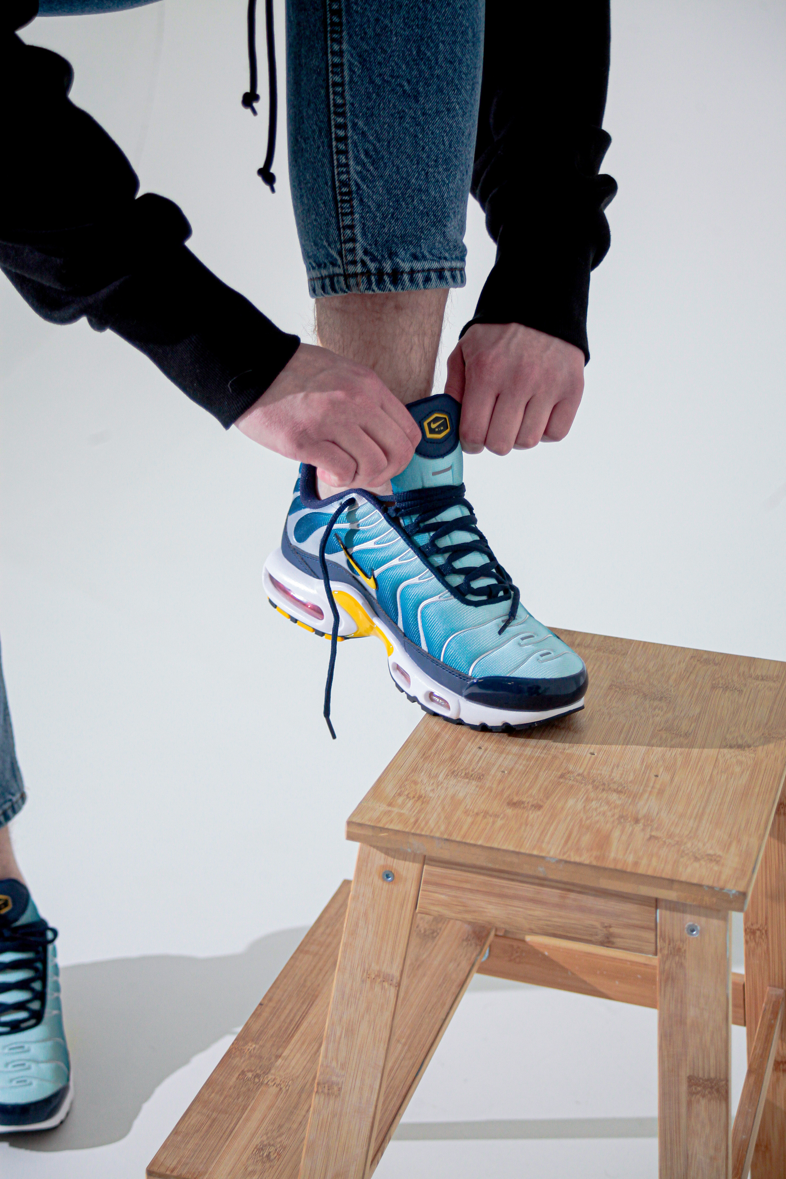 Съемка кроссовок для маркет-плэйсов. Фотограф в Санкт-Петербурге