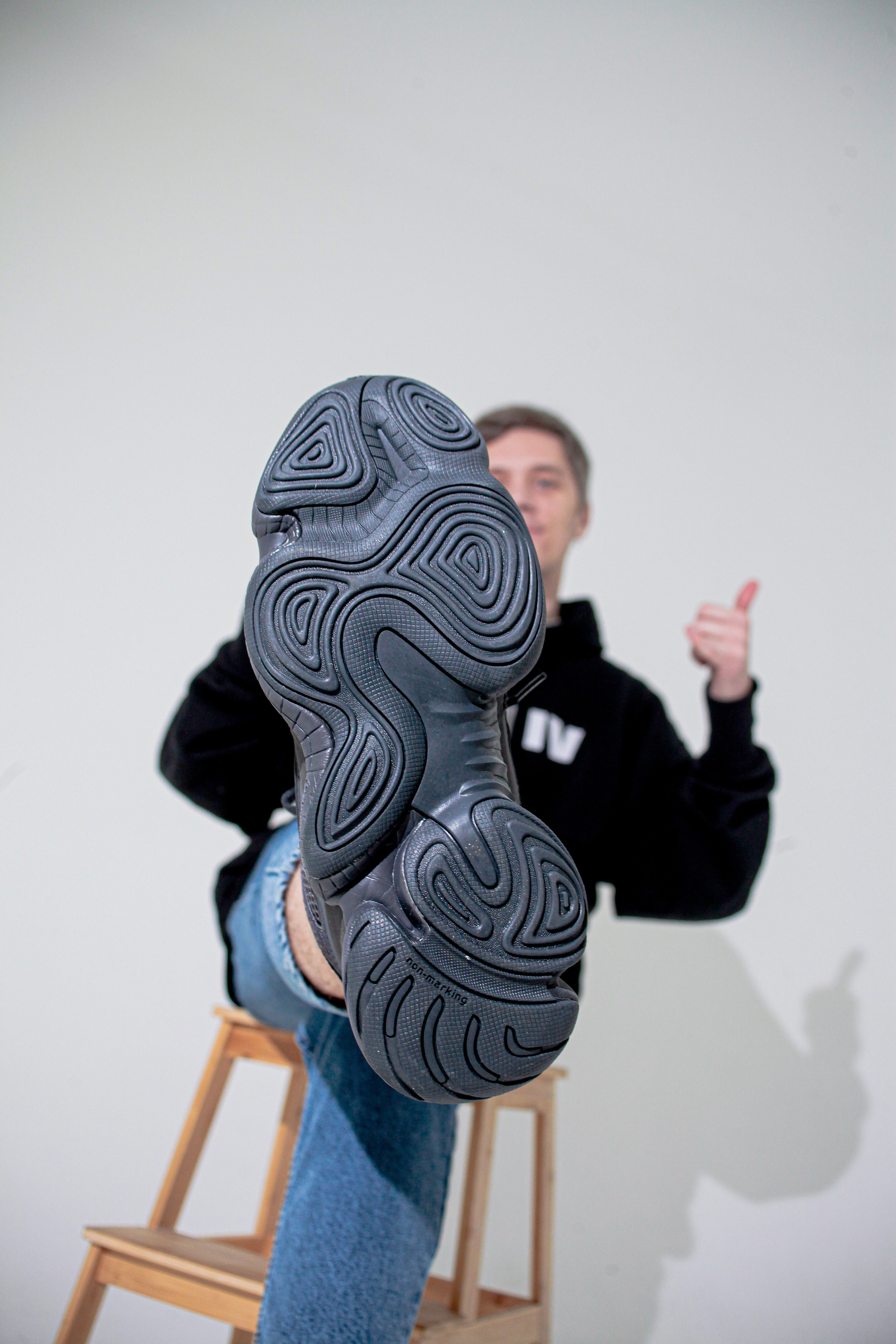 Съемка кроссовок для маркет-плэйсов. Фотограф в Санкт-Петербурге