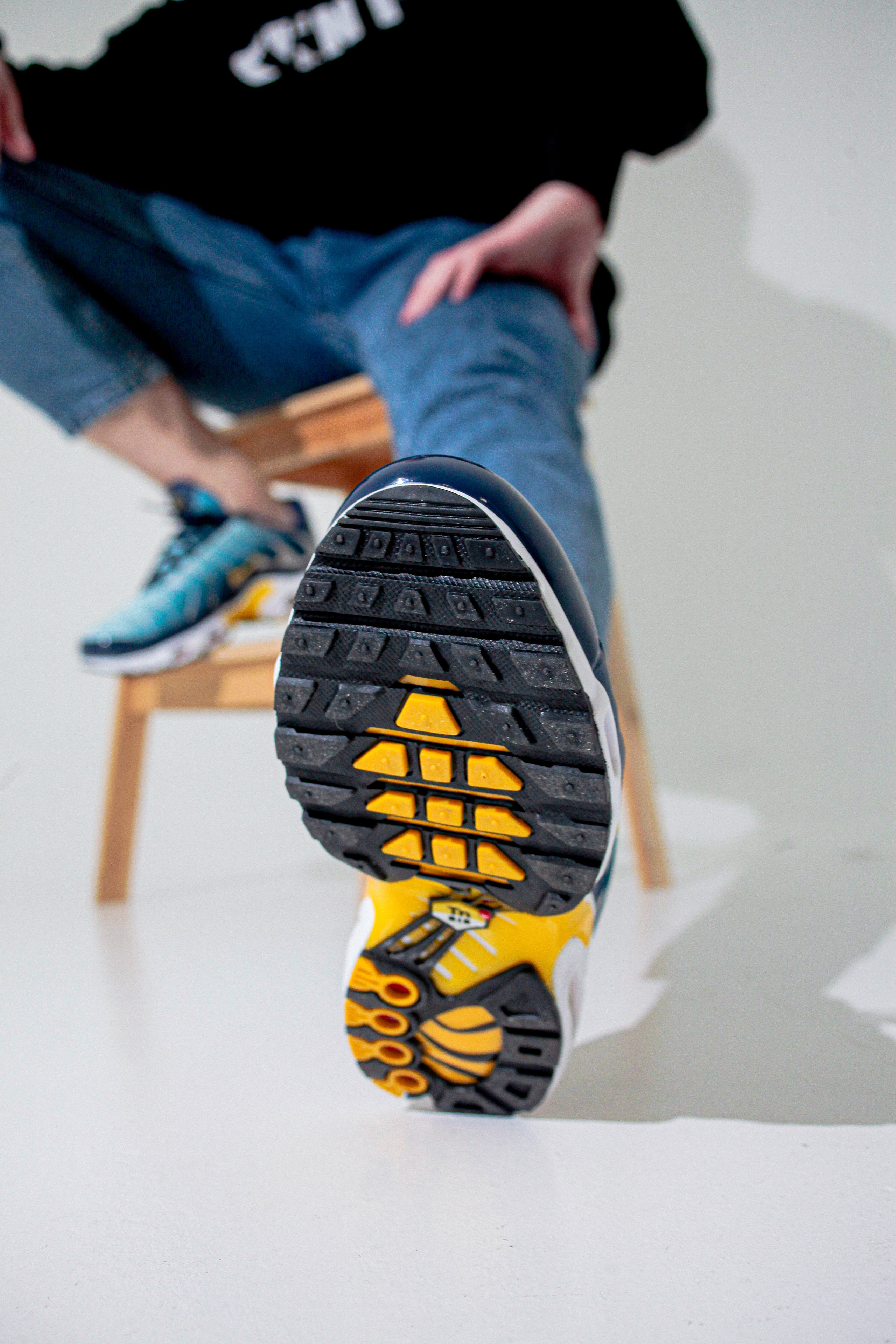 Съемка кроссовок для маркет-плэйсов. Фотограф в Санкт-Петербурге