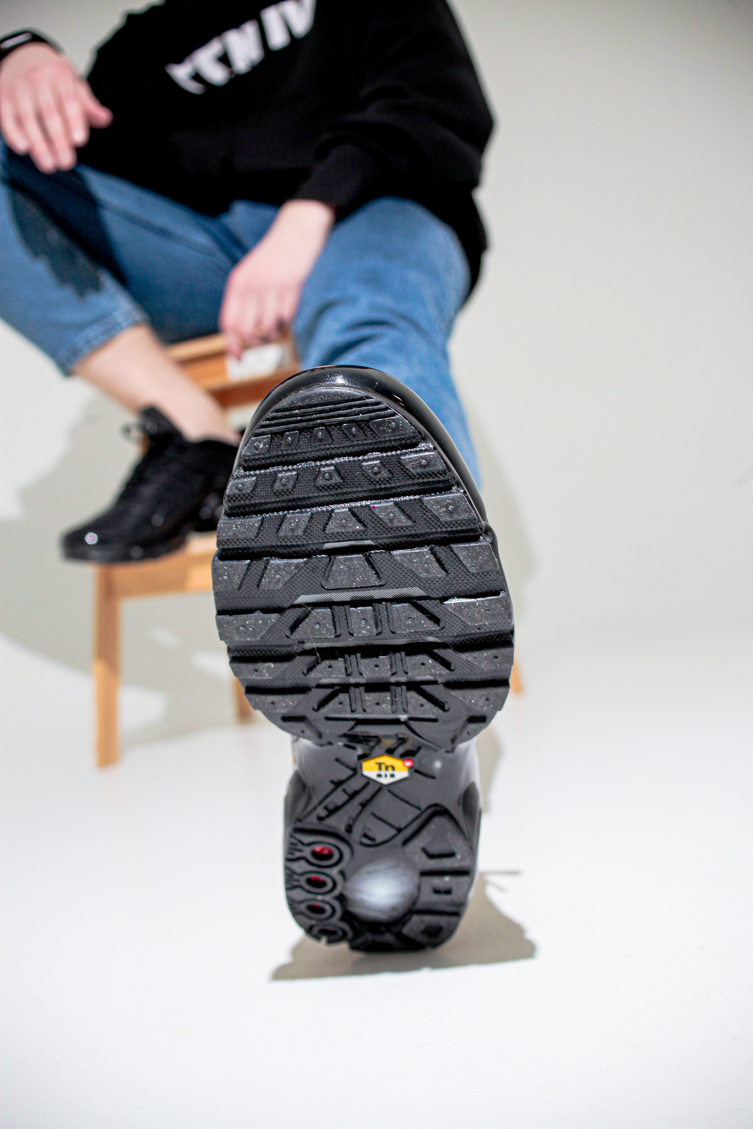 Съемка кроссовок для маркет-плэйсов. Фотограф в Санкт-Петербурге