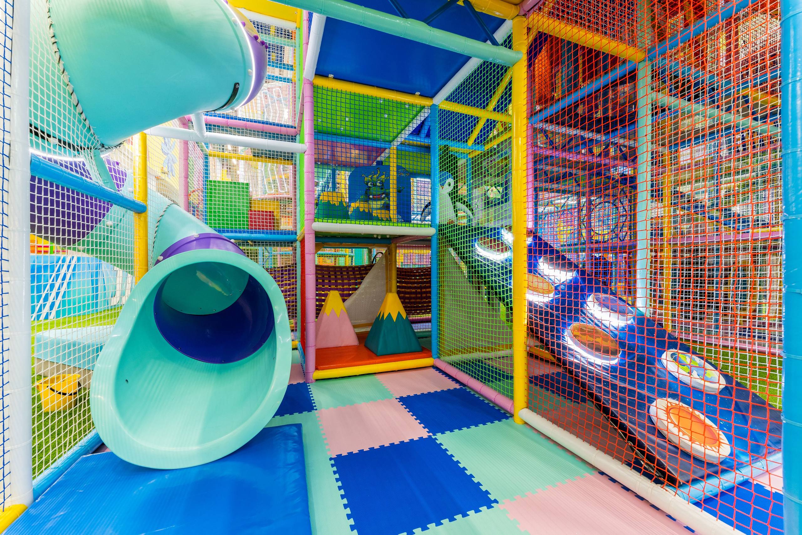 Парк развлечений Joki Joya Лефортово. Интерьерный фотограф Александра Солдатова