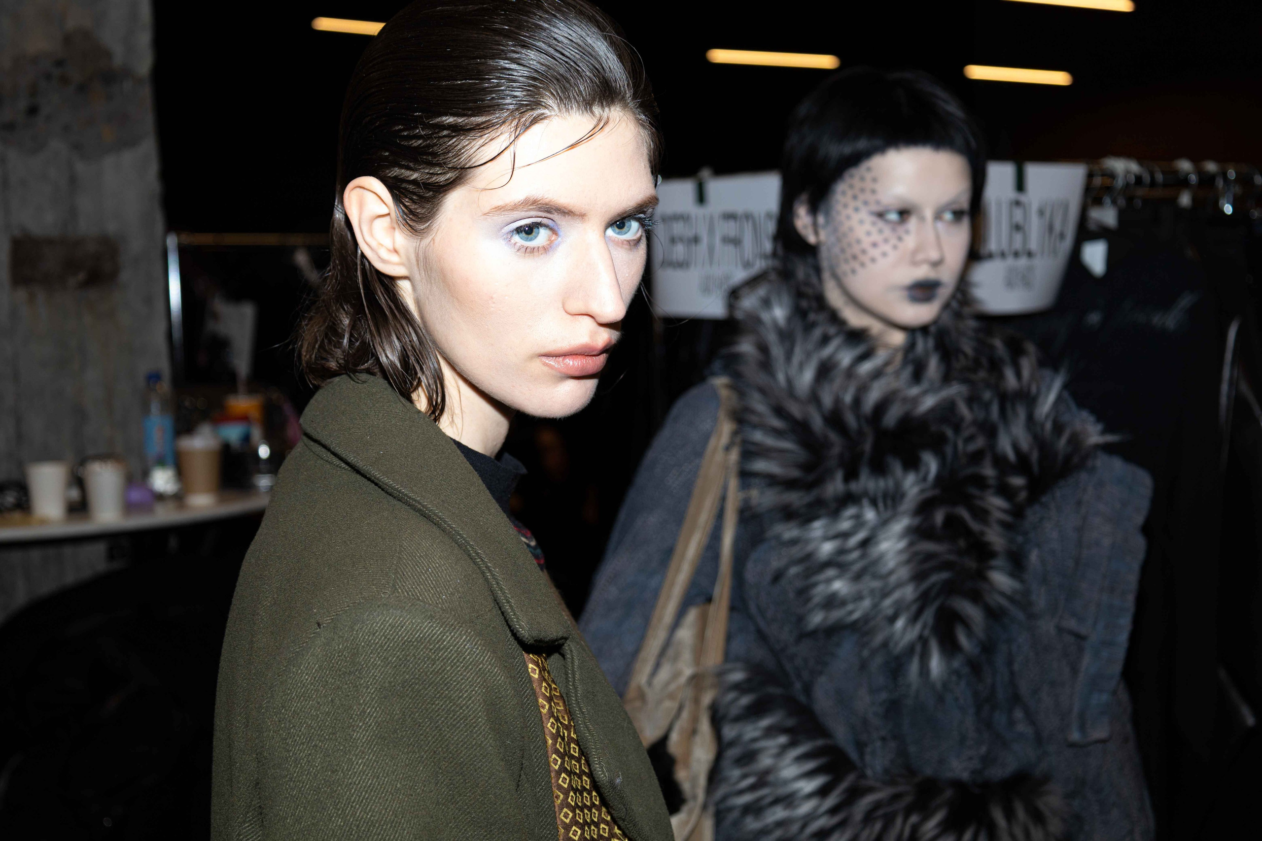 Auxi Backstage. VICTORIA SHU