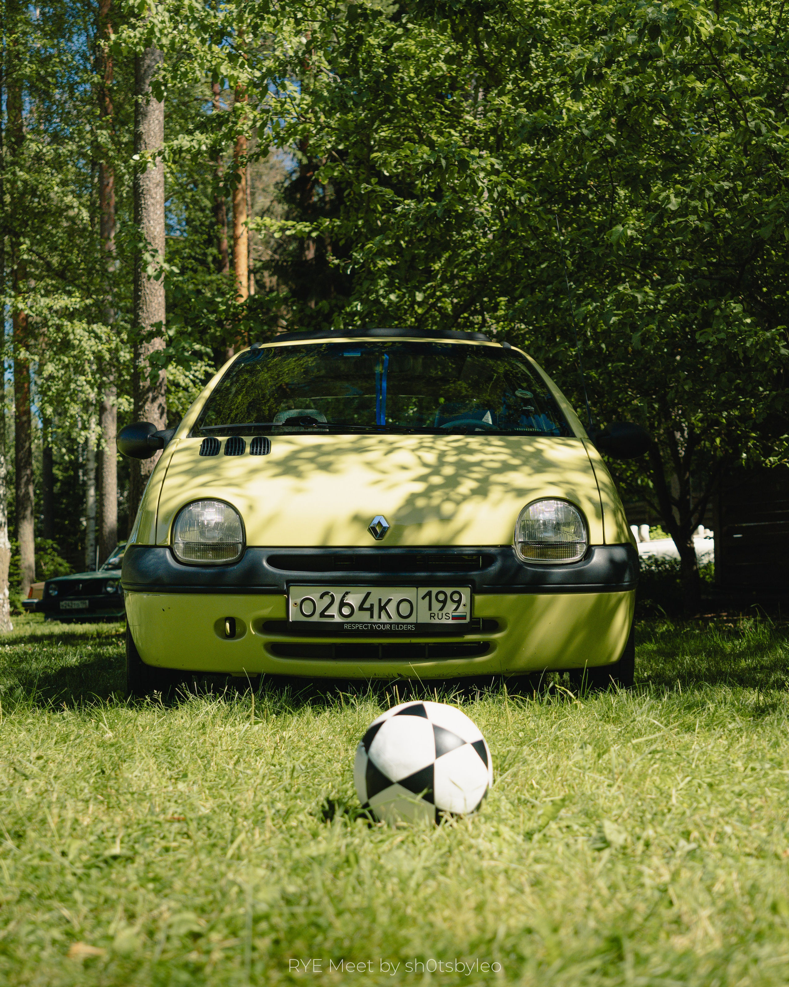 Масштабный летний фестиваль RYE Meet — встреча клуба любителей автомобилей старше 25-лет. Автомобильный фотограф Антон Цырулев