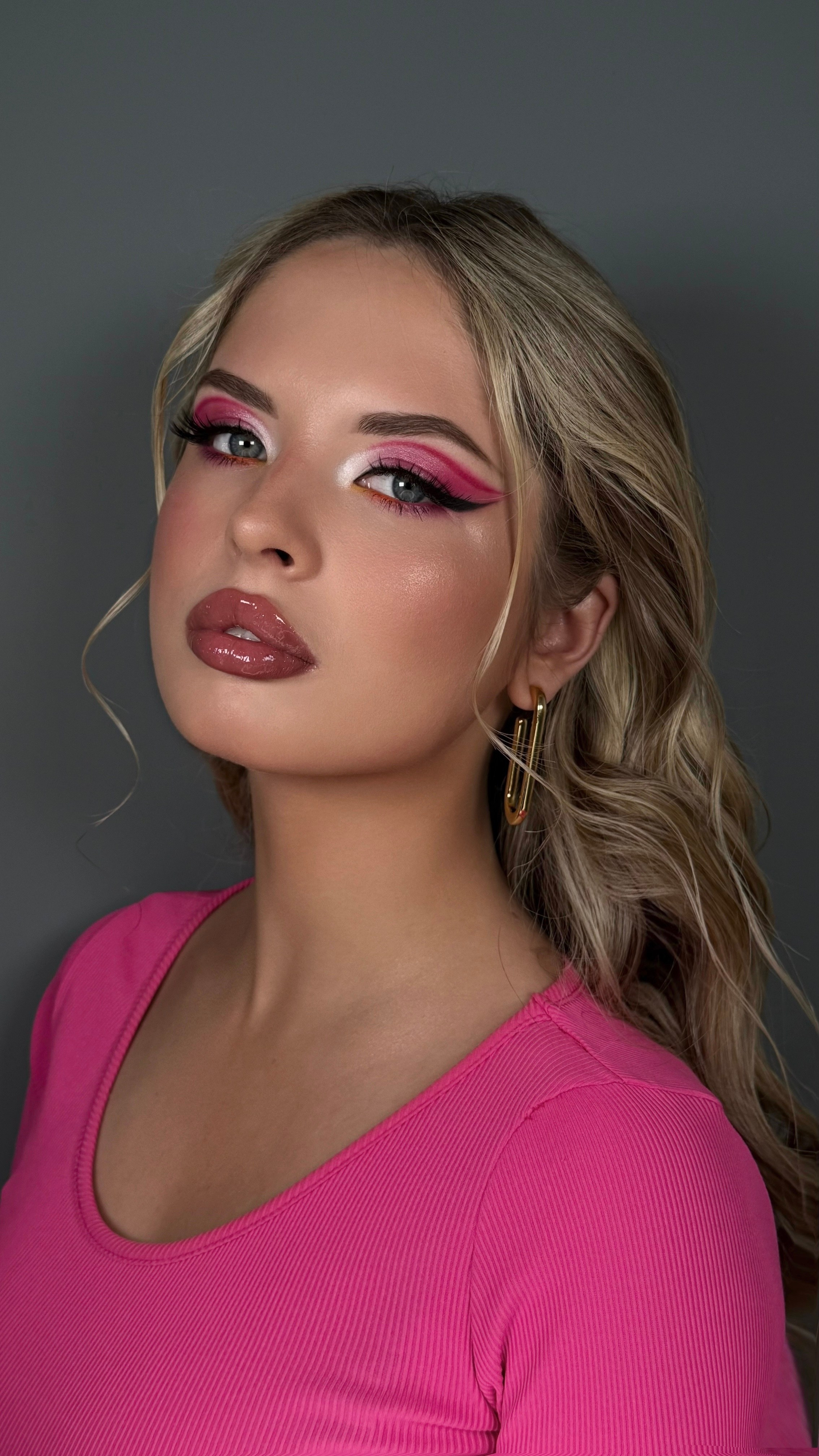 Образы. Студия визажистов, стилистов по прическам, бровистов и мастеров по ресницам