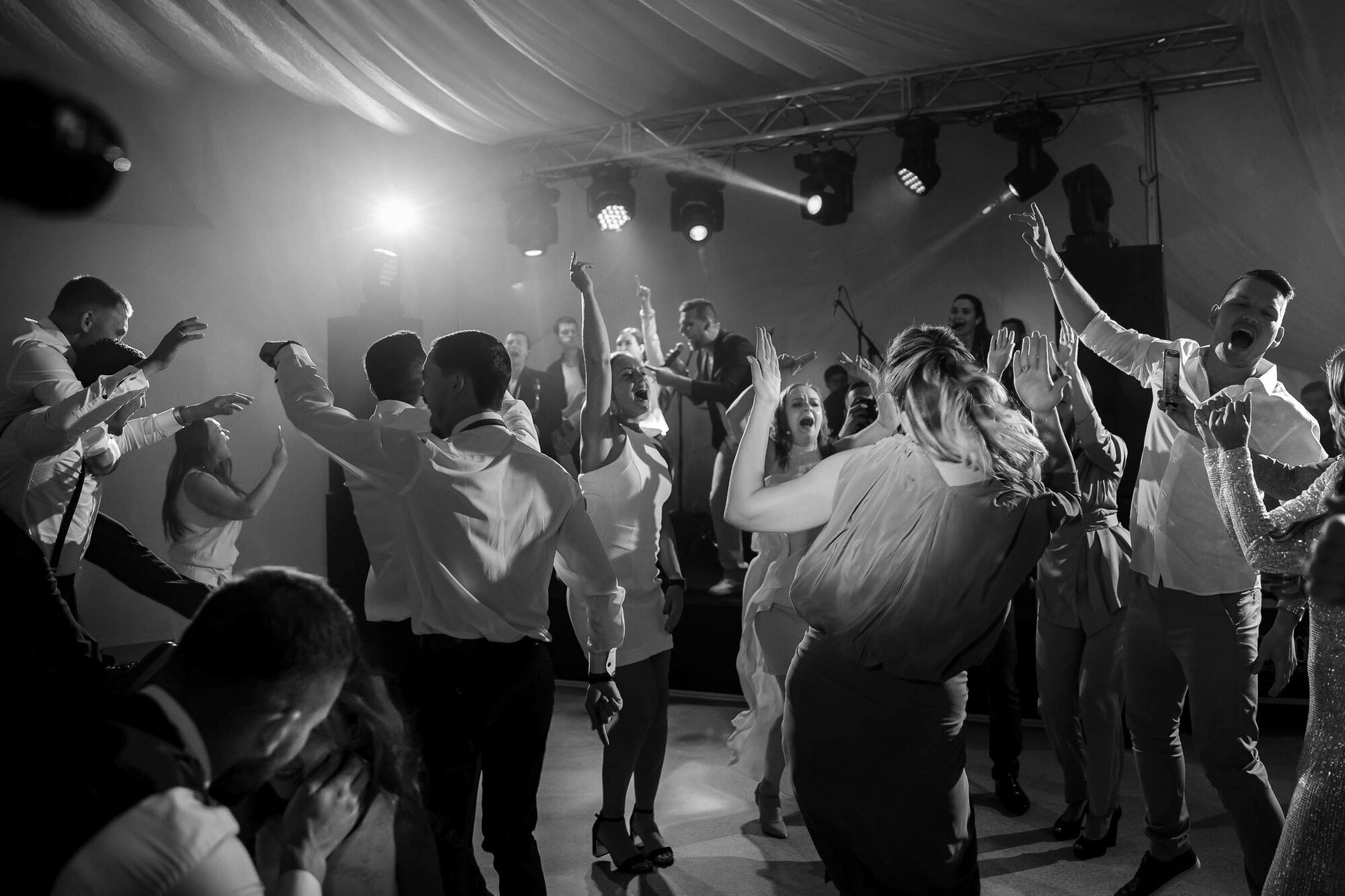 Стильная свадьба со сборами в гостинице Эрмитаж. Свадебный фотограф в Санкт-Петербурге и Москве Андрей Нестеров