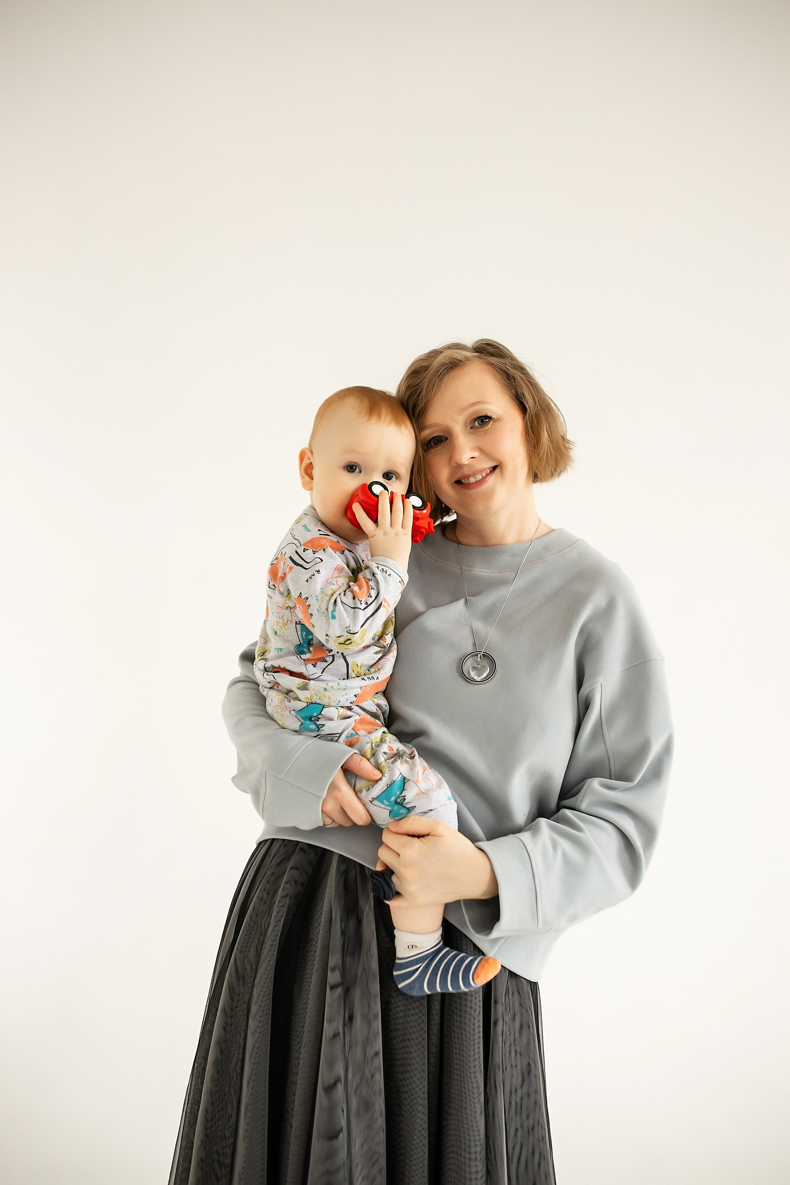 Семейная фотосессия на циклораме с естественным светом. Фотограф в Железнодорожном и Балашихе