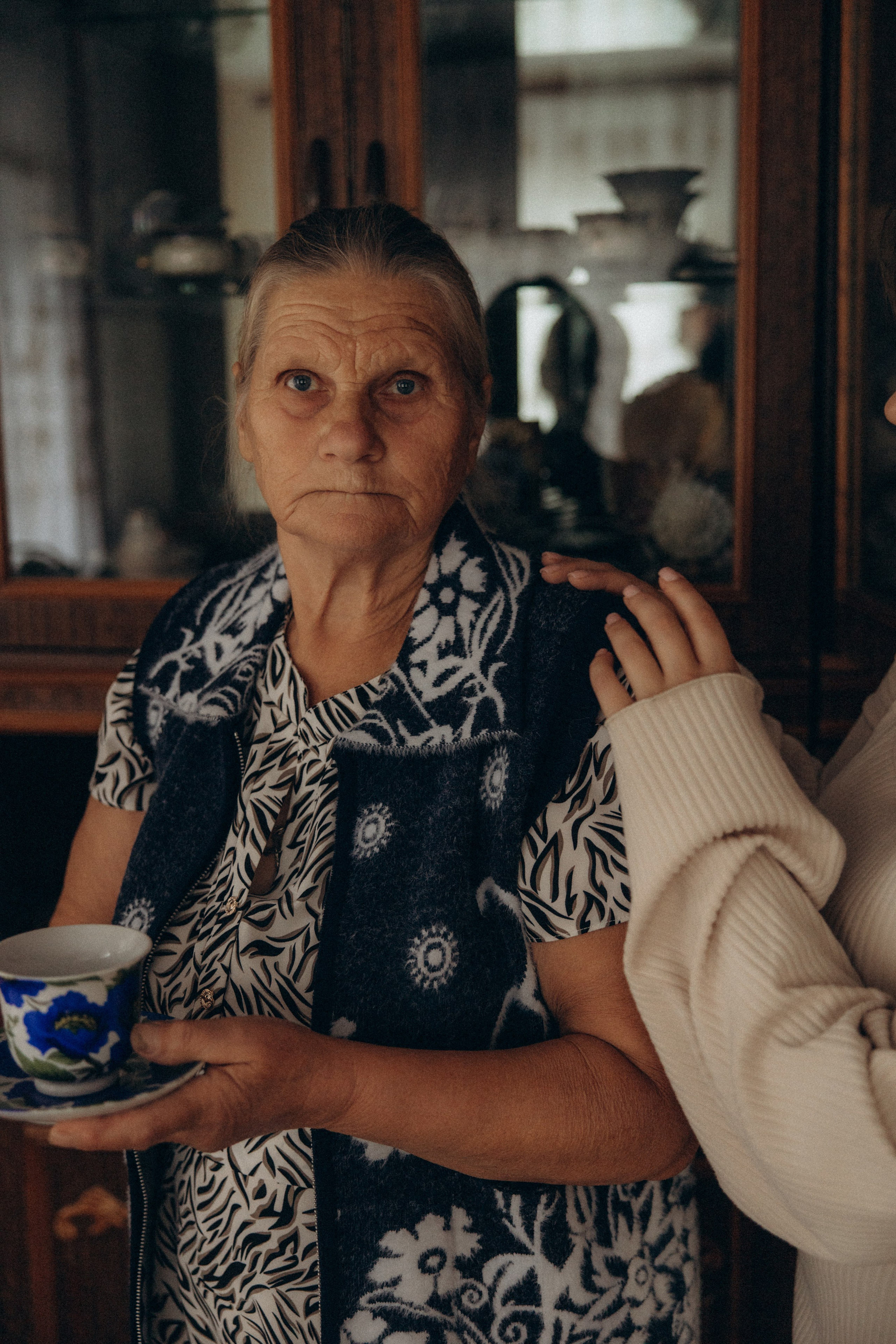 Аня и бабушка. Семейный фотограф Губкин/Старый Оскол