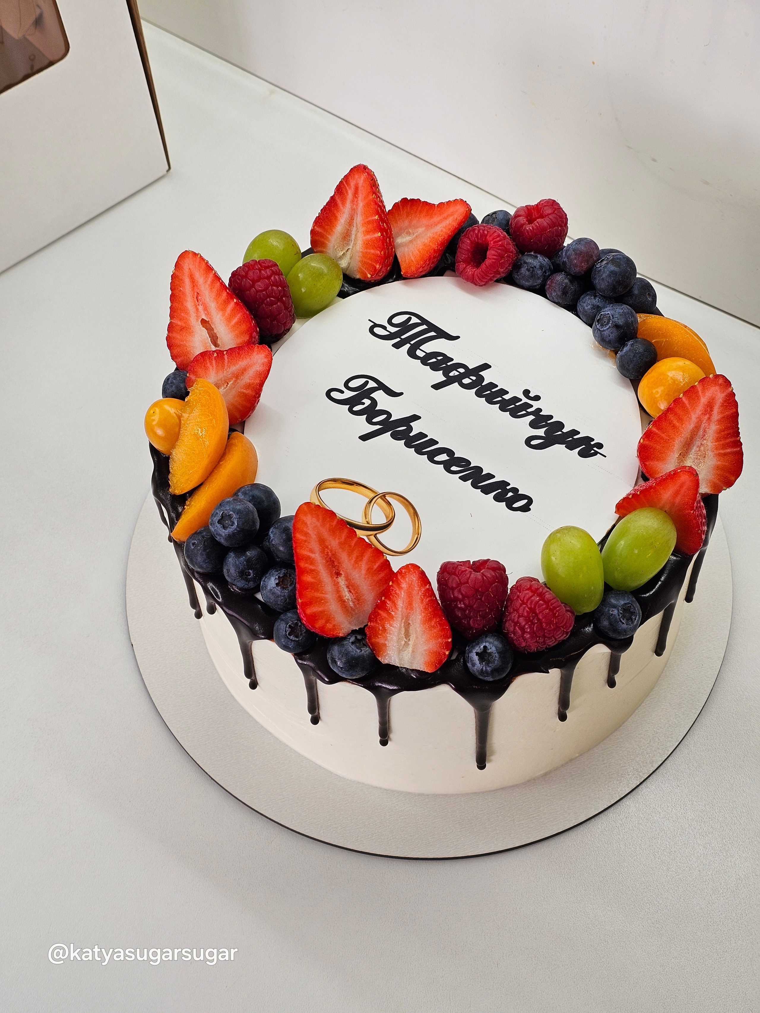 Торты. Katyasugarsugar капкейки, зефир, торты Москва