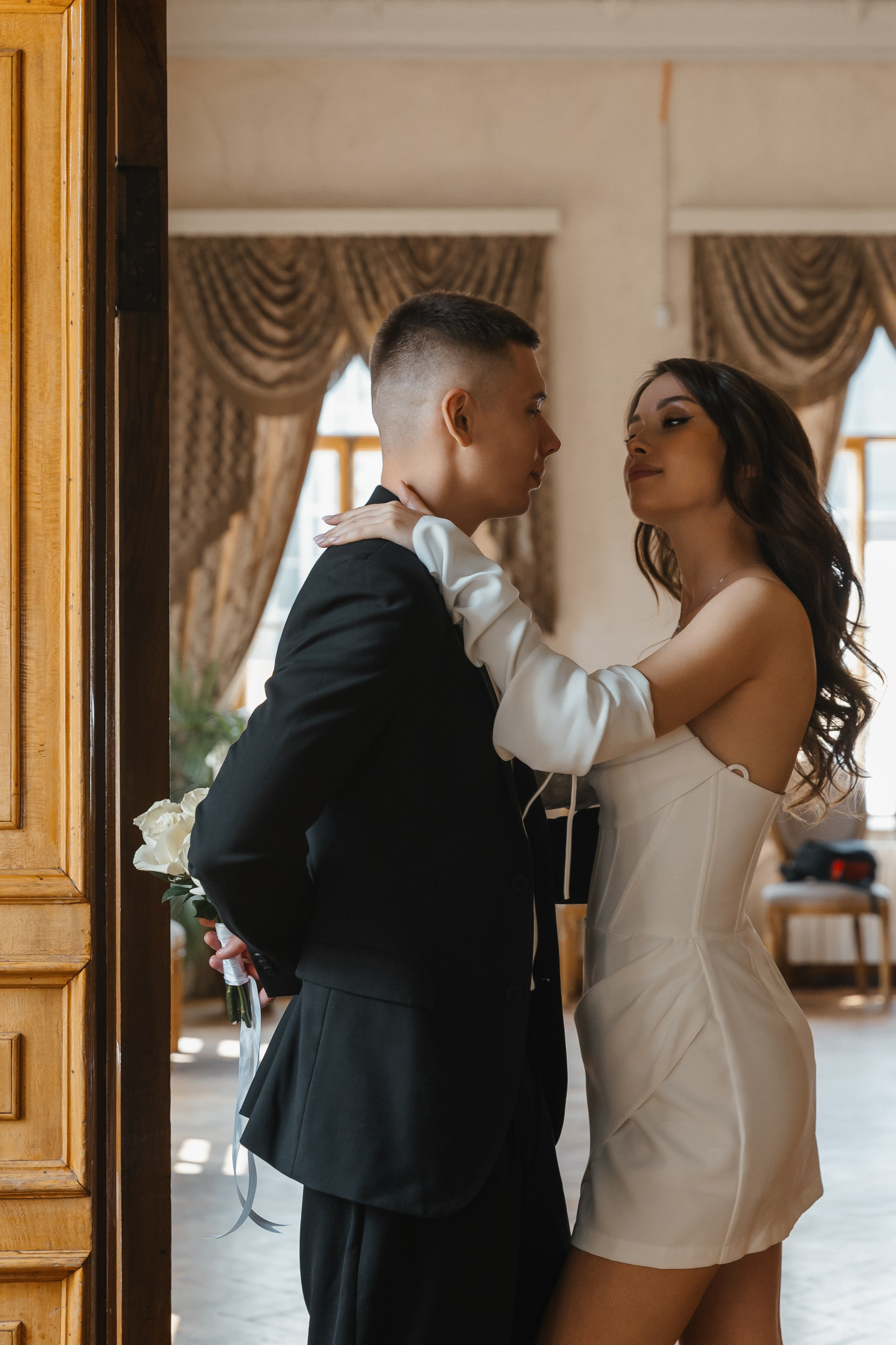 Свадебная фотосессия в Библиотеке-читальне им. А. С. Пушкина. Фотограф и видеограф Анна Домашенко