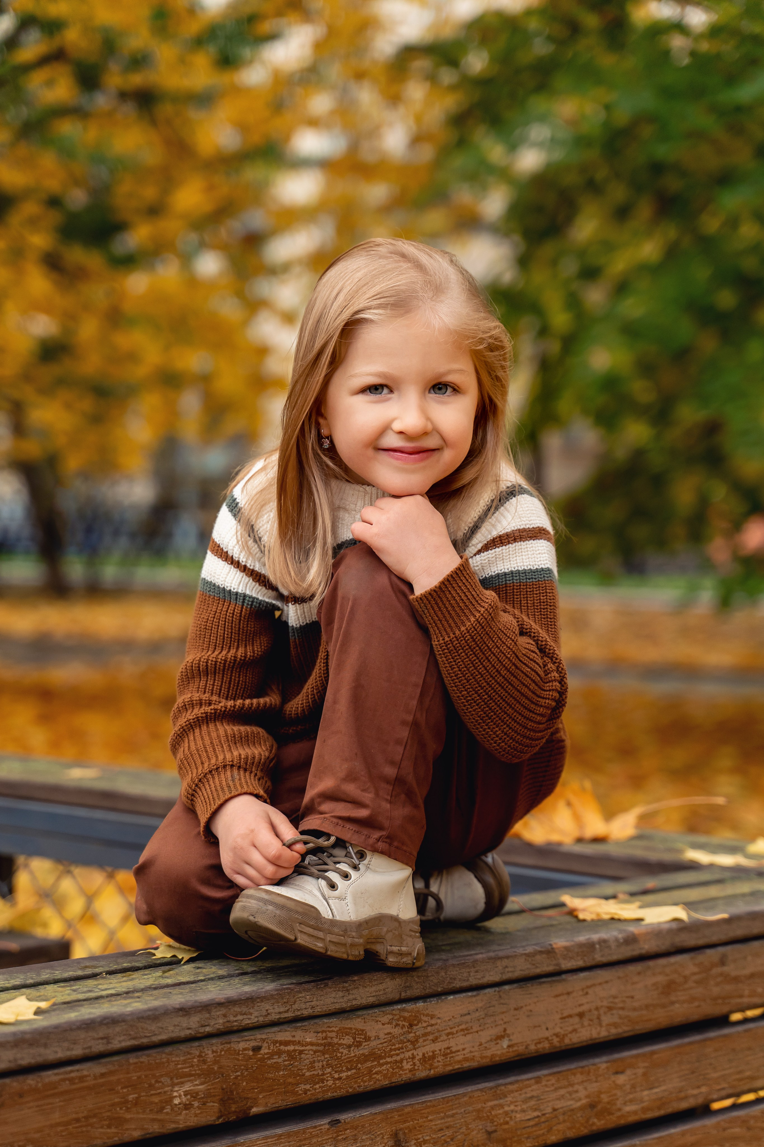 Семейная осенняя фотосессия в парке Красногвардейские пруды. Фотограф \ Видеограф на Крещение, Венчание Москва| Семейные съемки