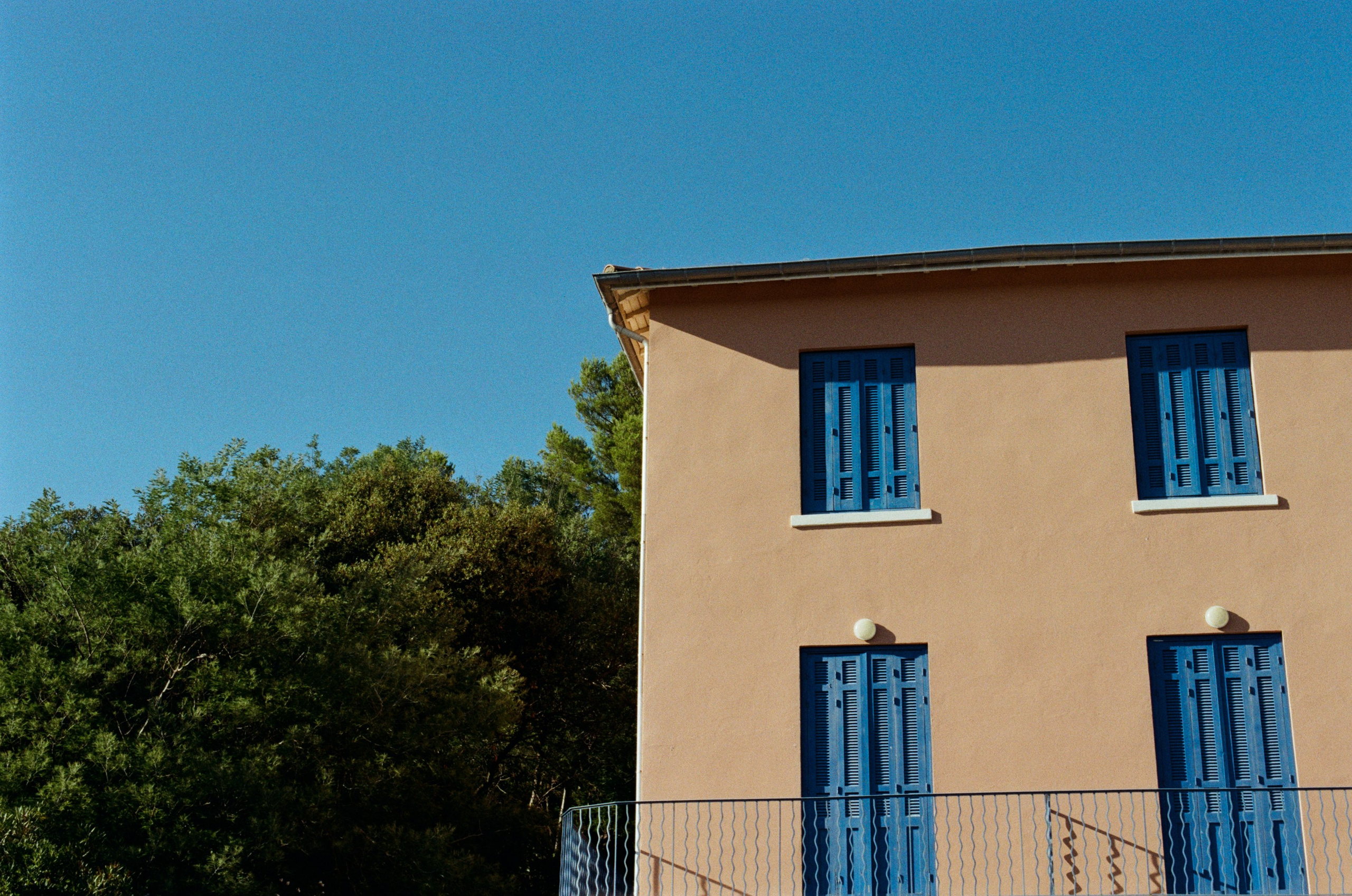 The contract // france, cote d'azur. EVER EXPOSED