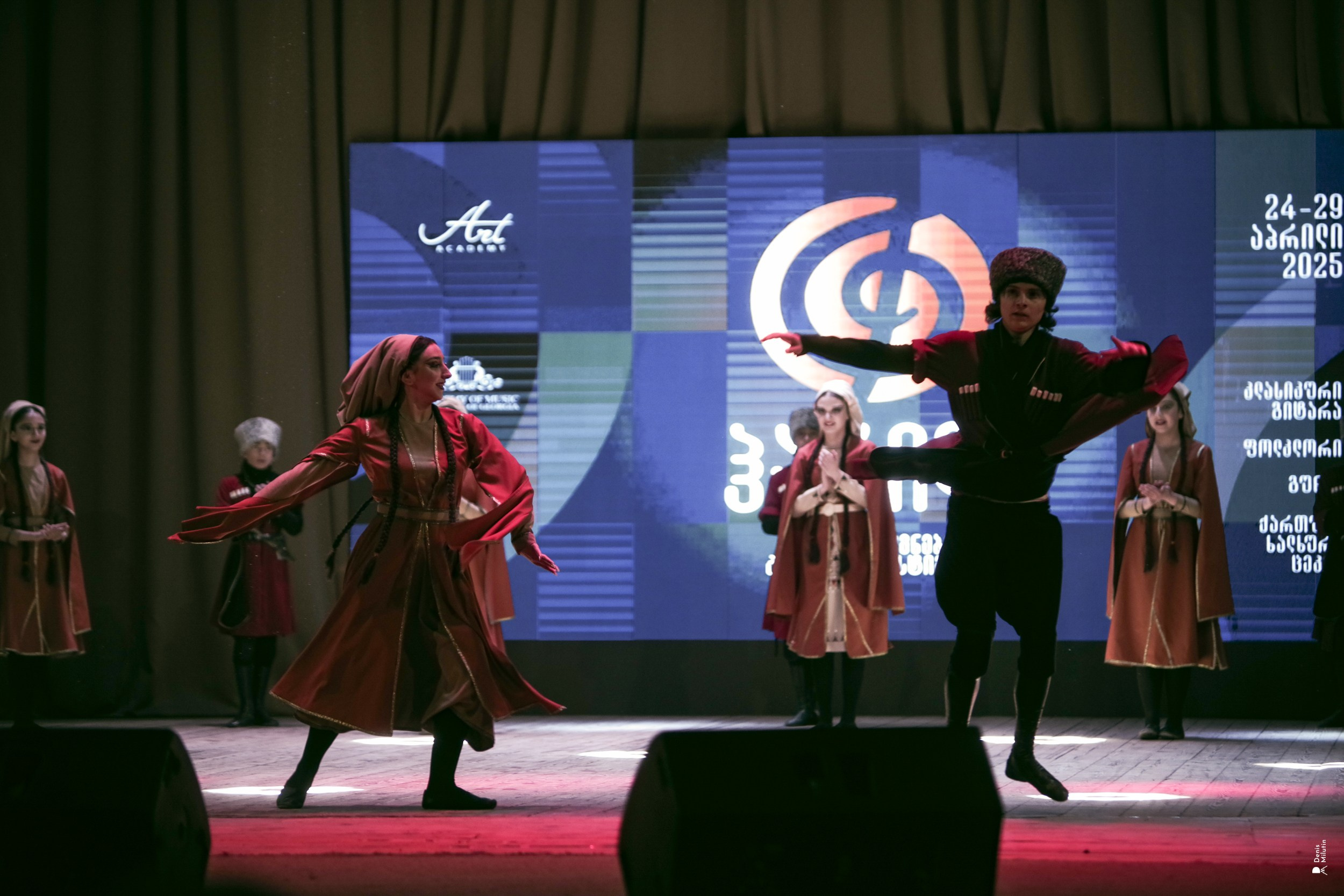 Танцы в Хоби. Портретный фотограф Денис Милютин