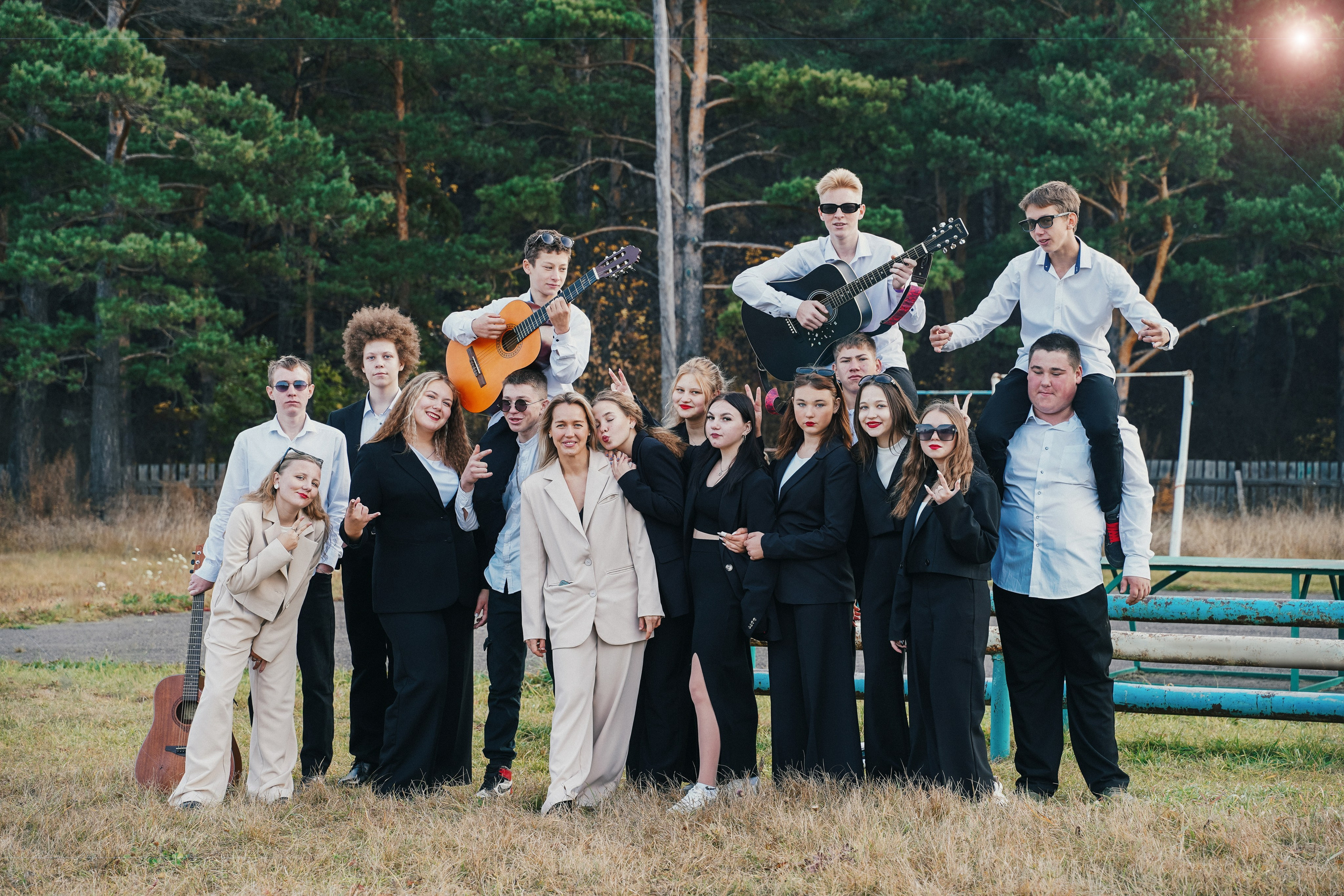 Выпускные альбомы для старшеклассников в Красноярске от AlbomKras 🎓✨. AlbomKras -выпускные альбомы Красноярска с авторским дизайном и качественной фотосъемкой! ⭐⭐⭐⭐⭐ 5.0