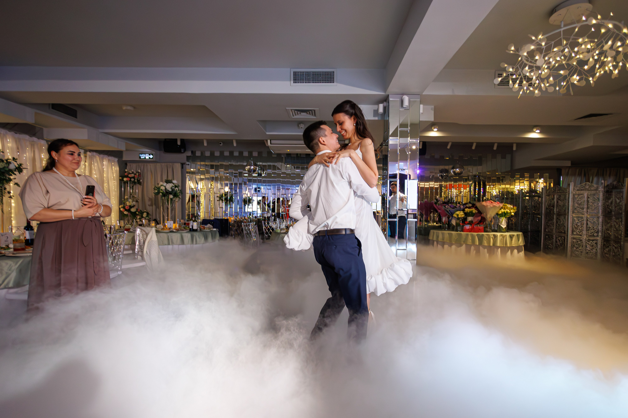 Свадебная фотосессия и сборы в гостинице Националь. Свадебный фотограф Москва и МО Сергей Киржаев