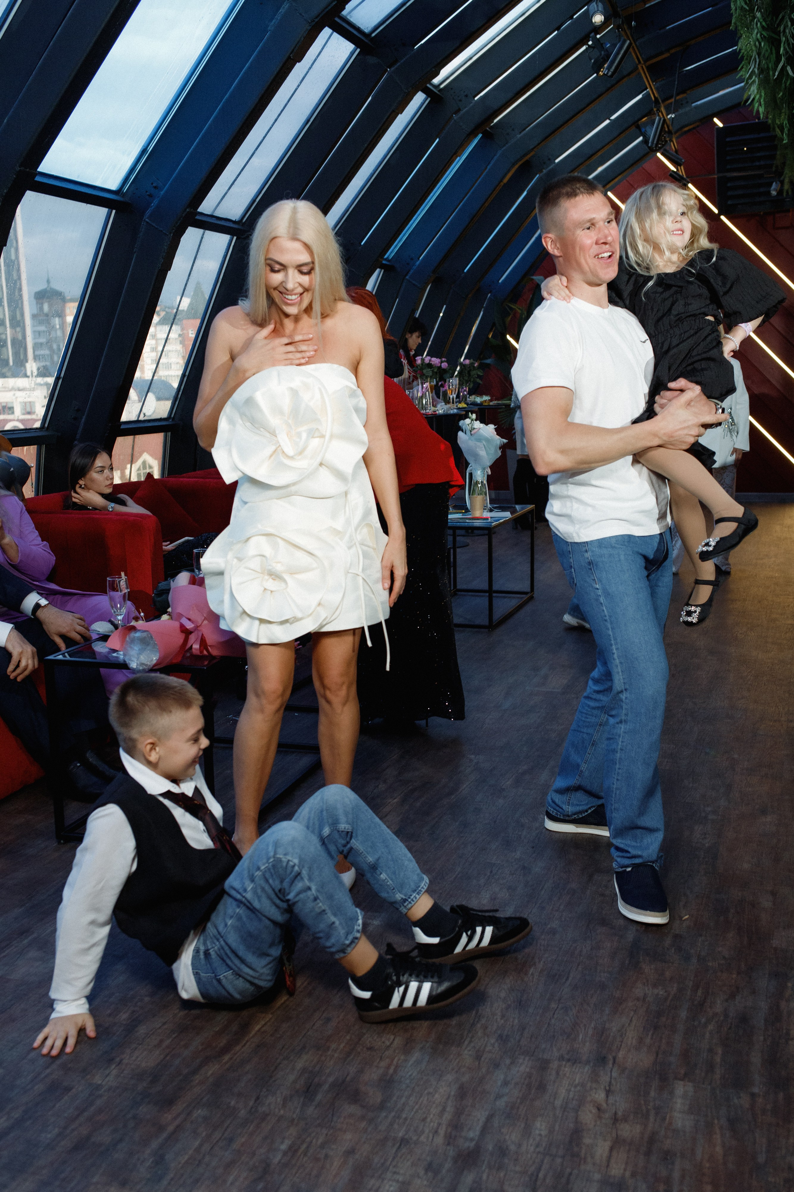 QUEEN KHV [12 ЛЕТ]. СВОИ. ФОТООТЧЕТЫ-СОБЫТИЯ-МЕСТА