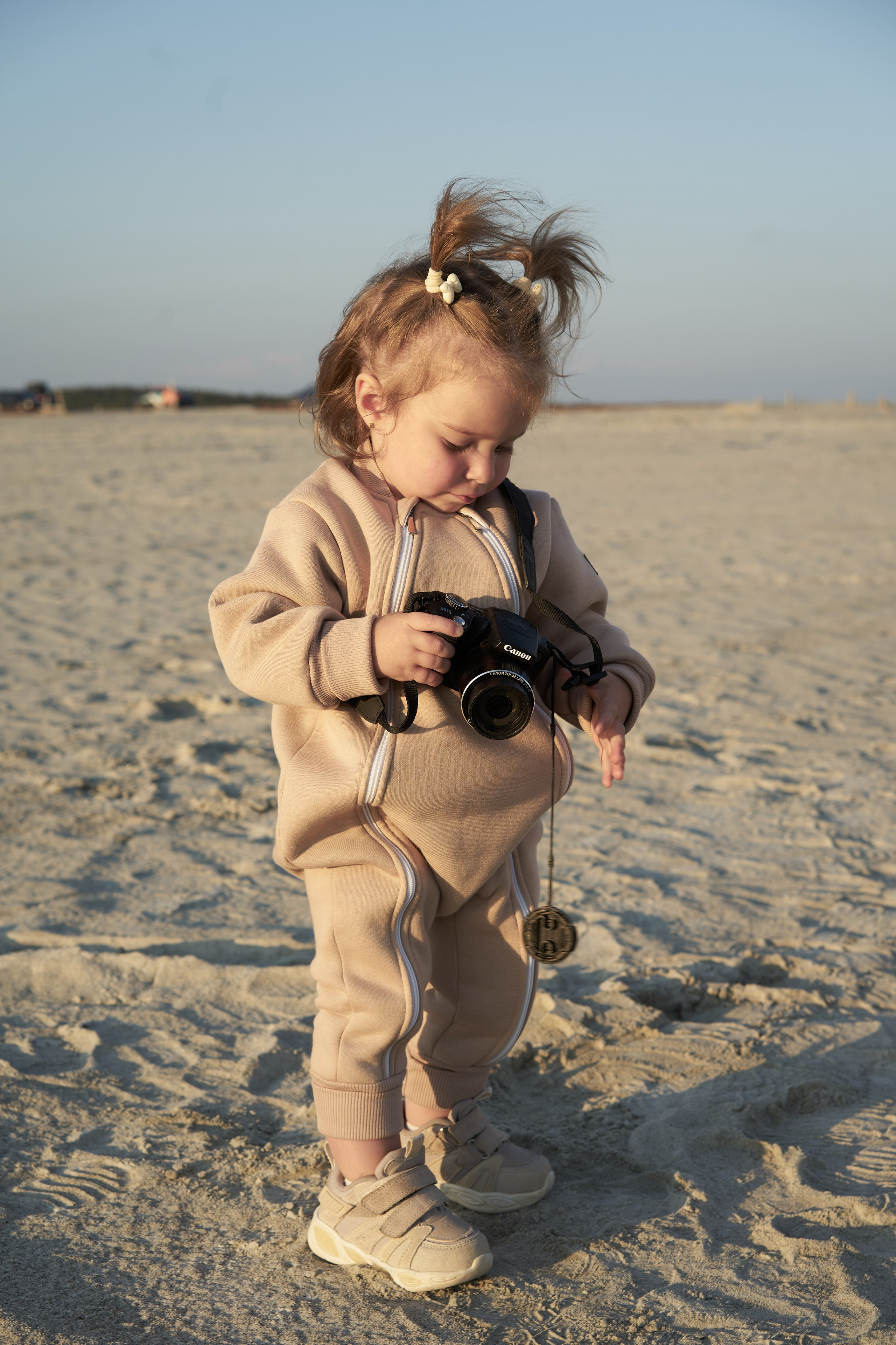 Семейная фотосессия на закате в песках. Фотограф Екатеринбург Кокшарова Александра