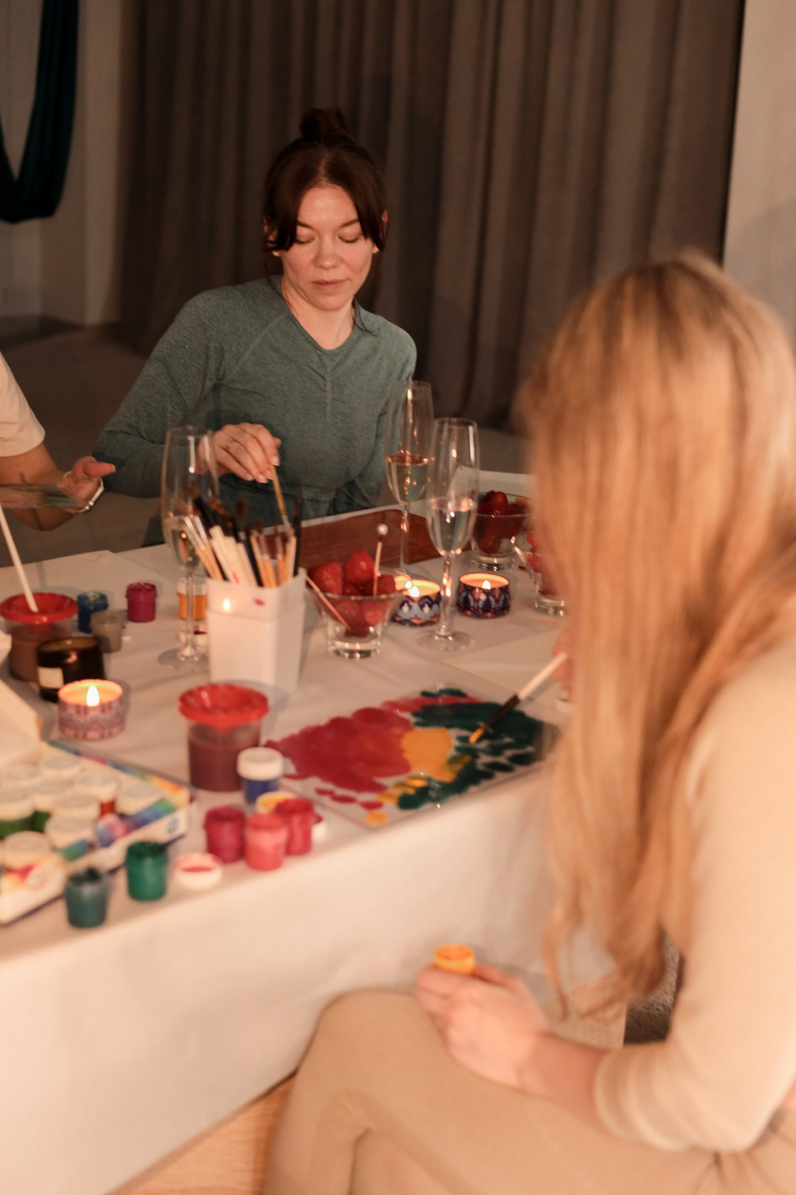 Арт-терапия + аэройога. Фотограф Надршина Лилия