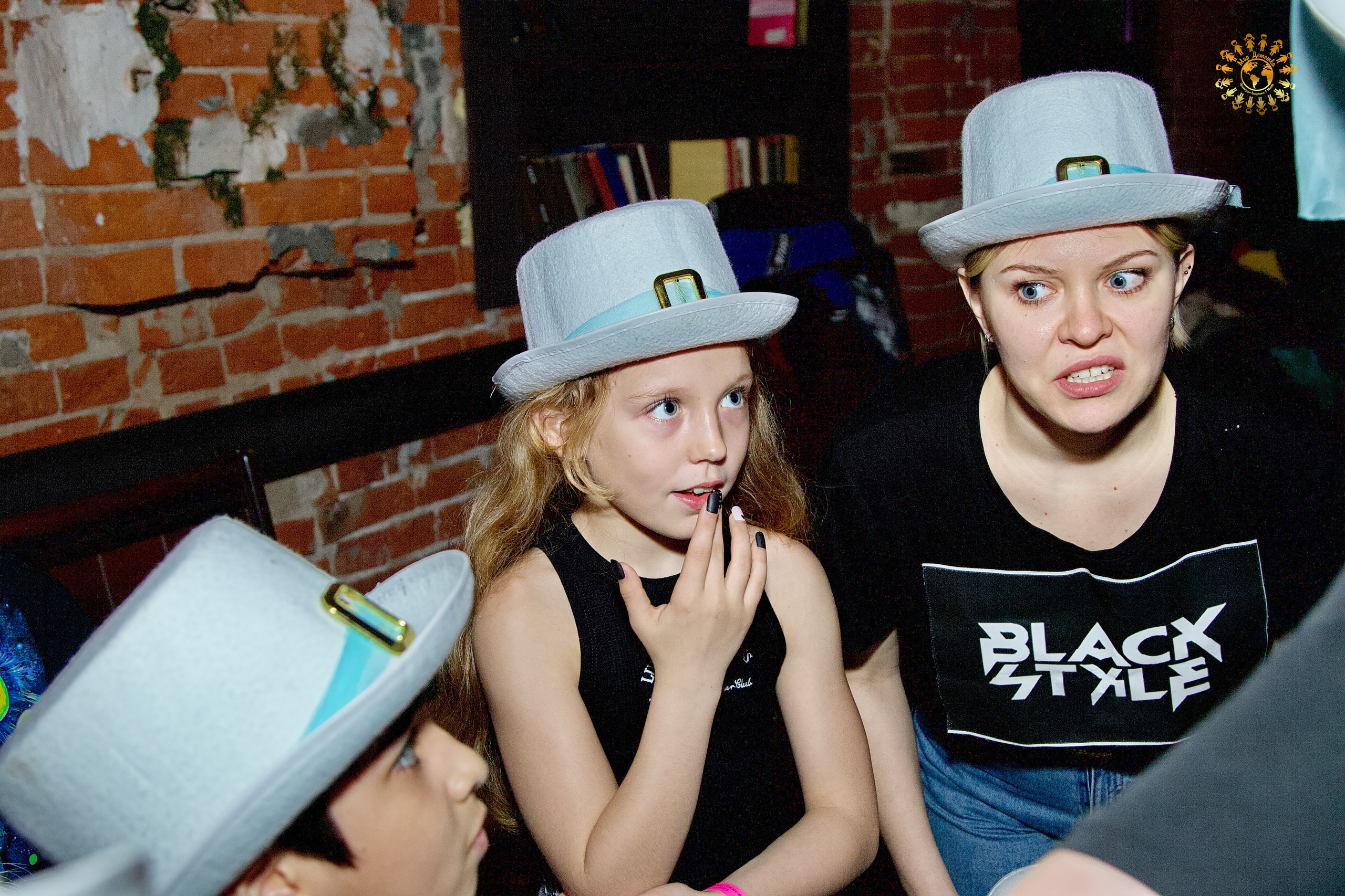 Выпускной 2023 (Школа 667, 4-й класс). Репортажная съемка в Москве и области. Анималистика