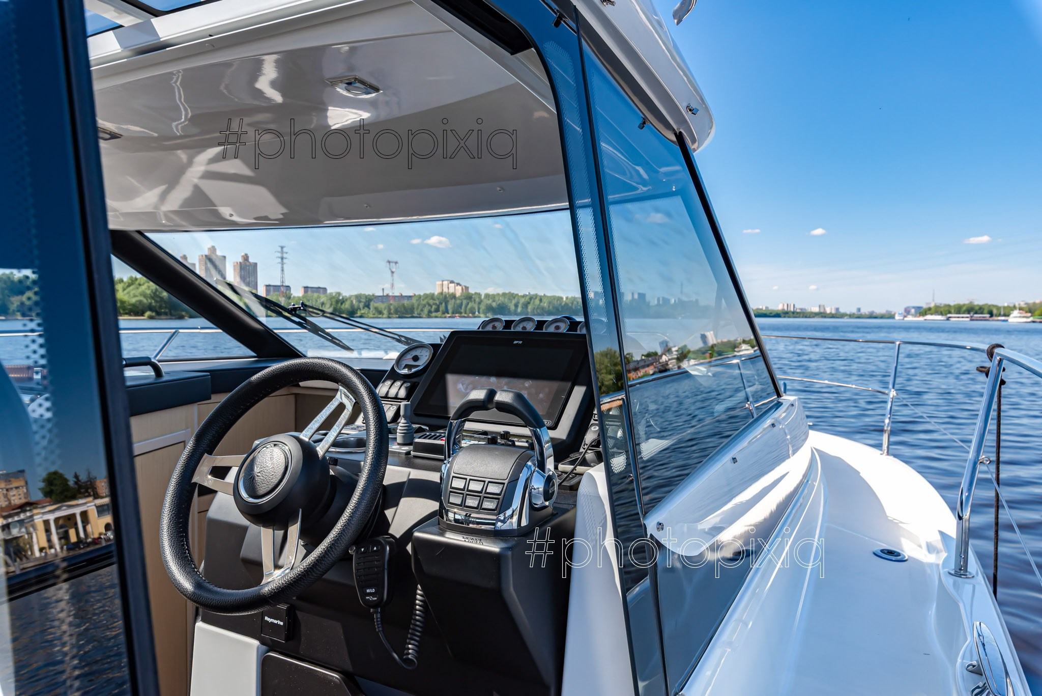 Фотосъёмка яхты Jeanneau NC 33 для брокера. Интерьерная съёмка и виртуальные туры — Интерьерный фотограф Кузнецов Сергей (photopixiq)