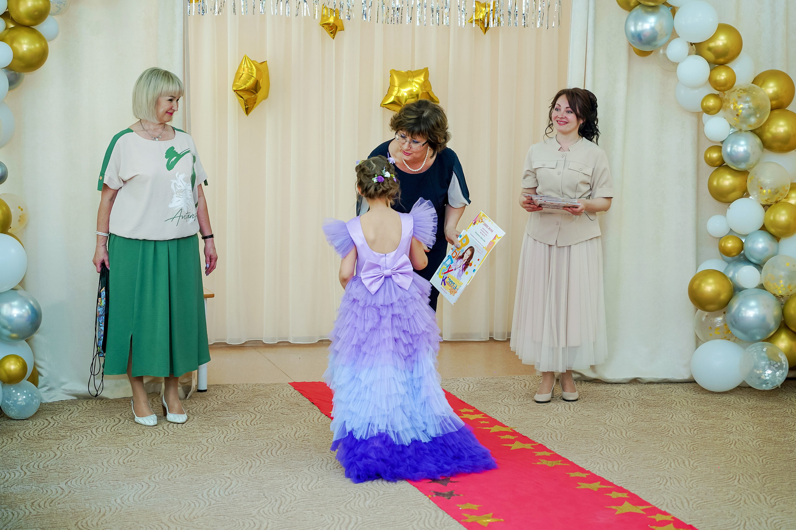 Фотосъемка видеосъёмка фотограф видеооператор новогодних утренников  в. Фотограф, видеооператор Нина Коршунова