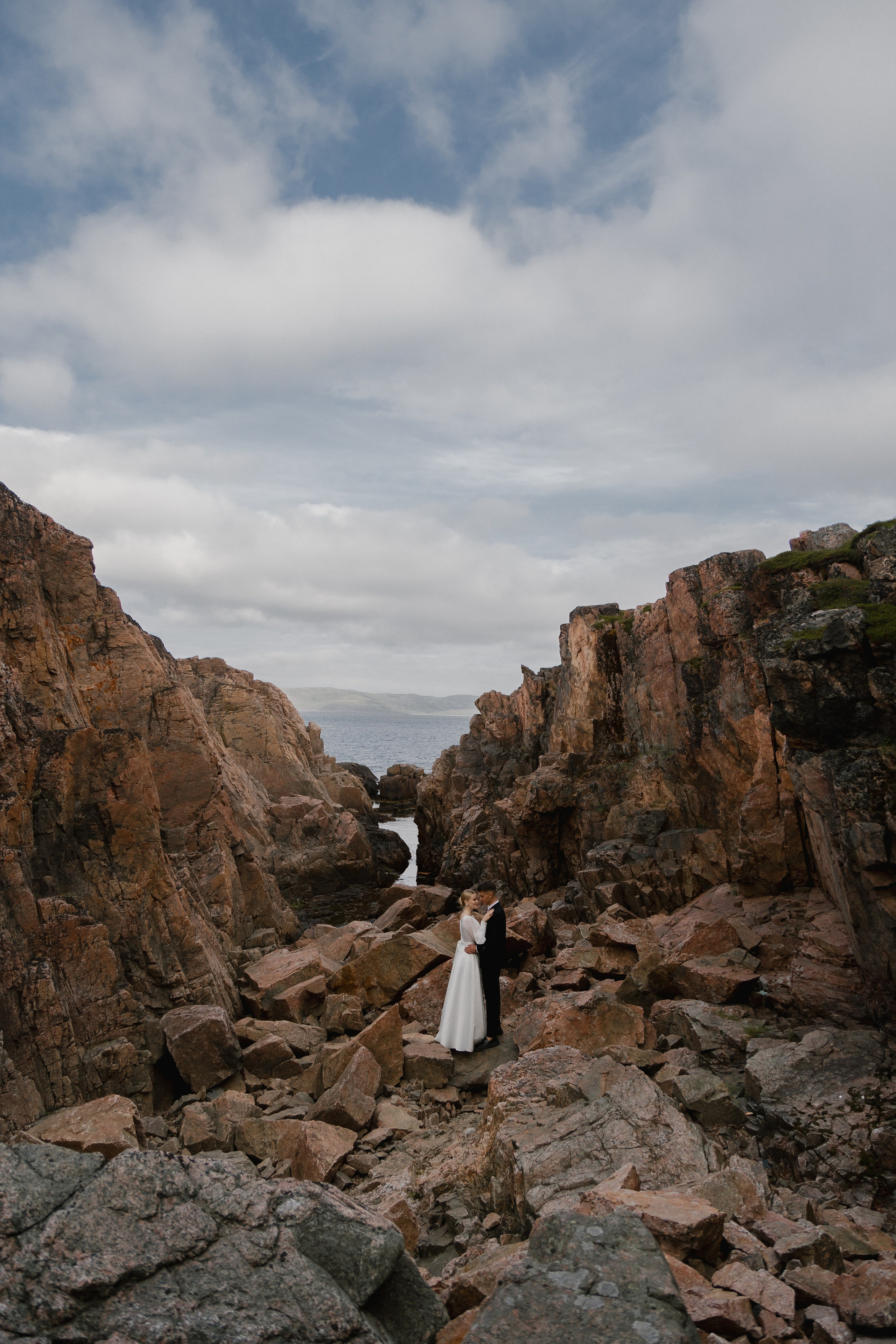 Романтический морской пейзаж на фоне свадьбы в Мурманске