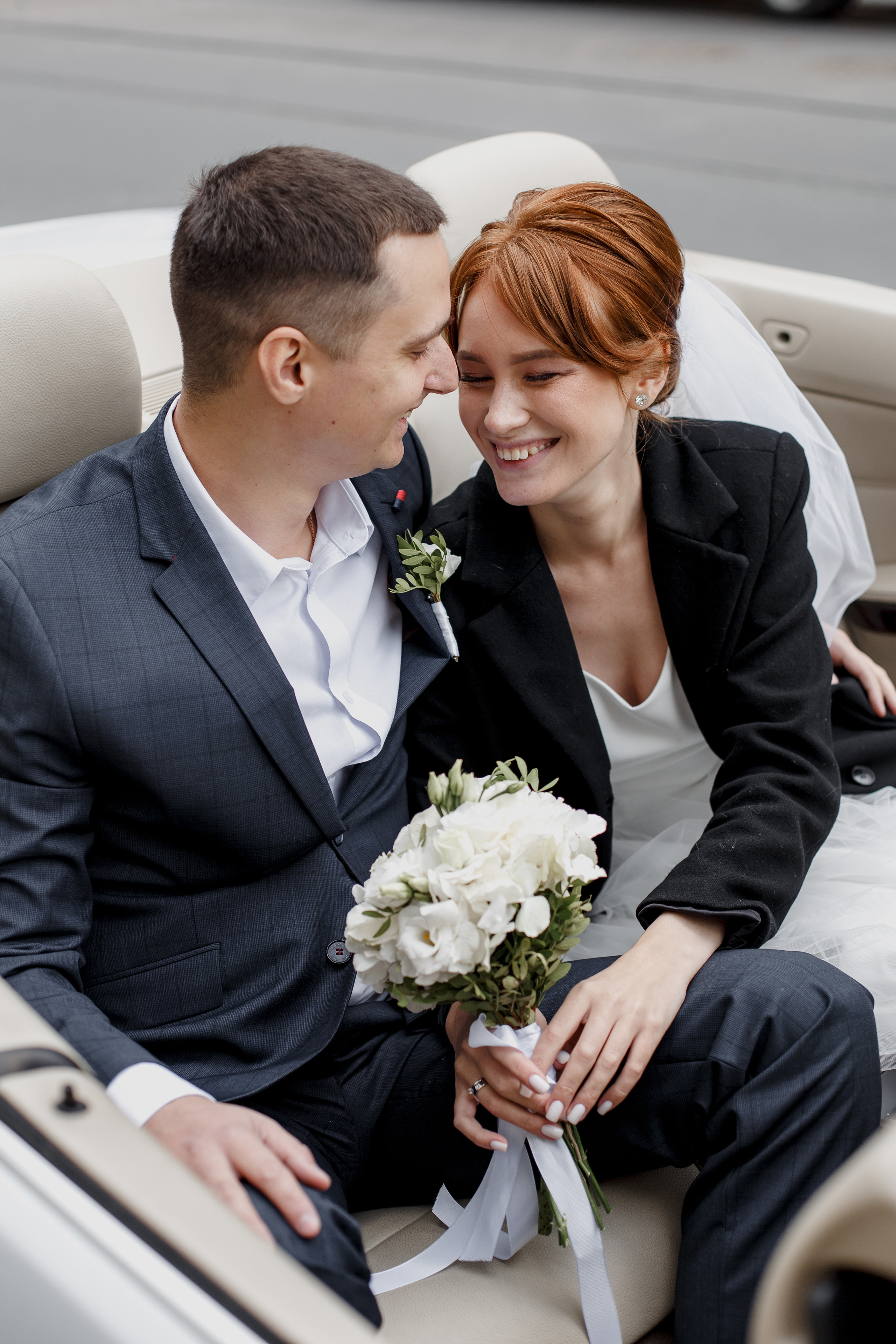 Свадьба, город, кабриолет. Свадебный фотограф в Самаре Катерина Мостовая