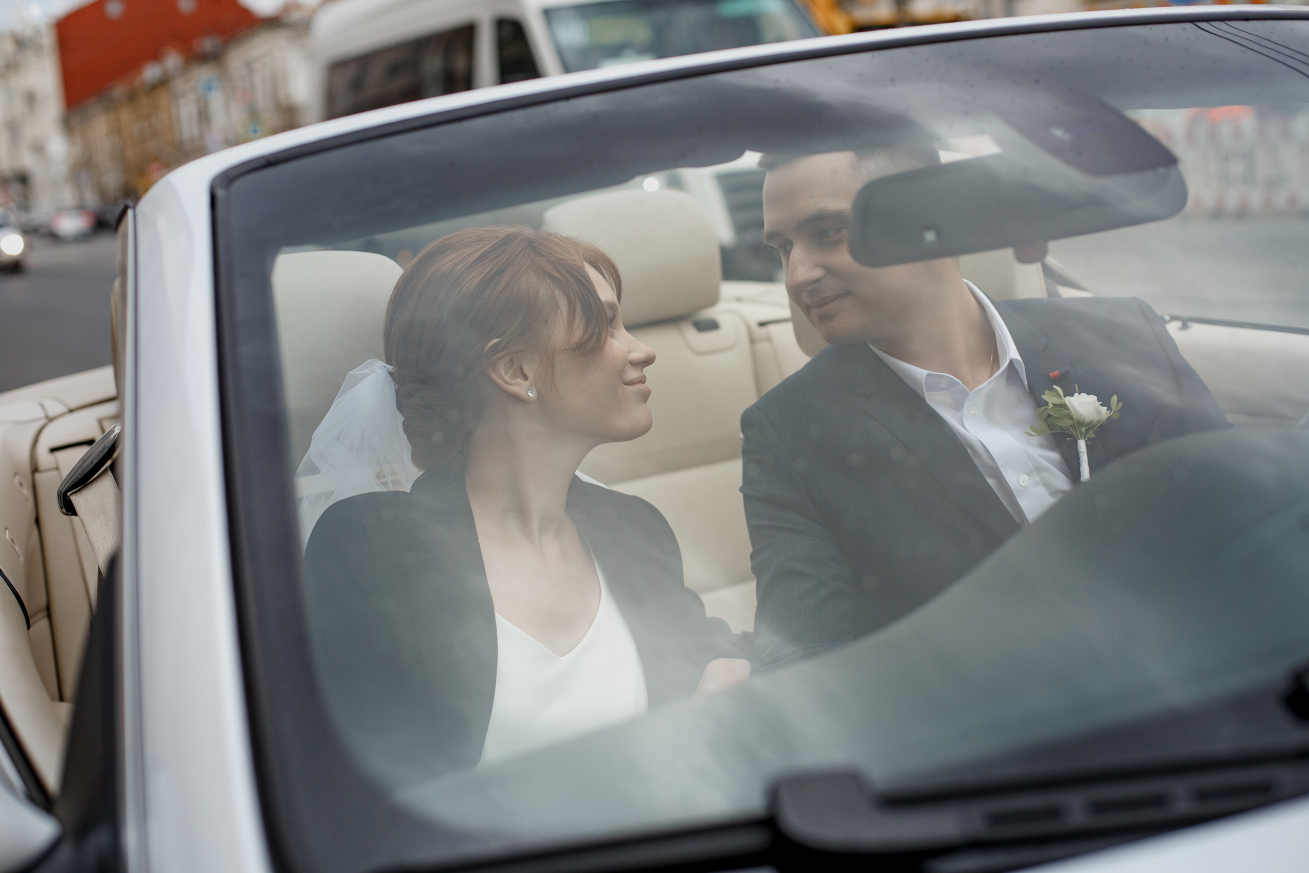 Свадьба, город, кабриолет. Свадебный фотограф в Самаре Катерина Мостовая