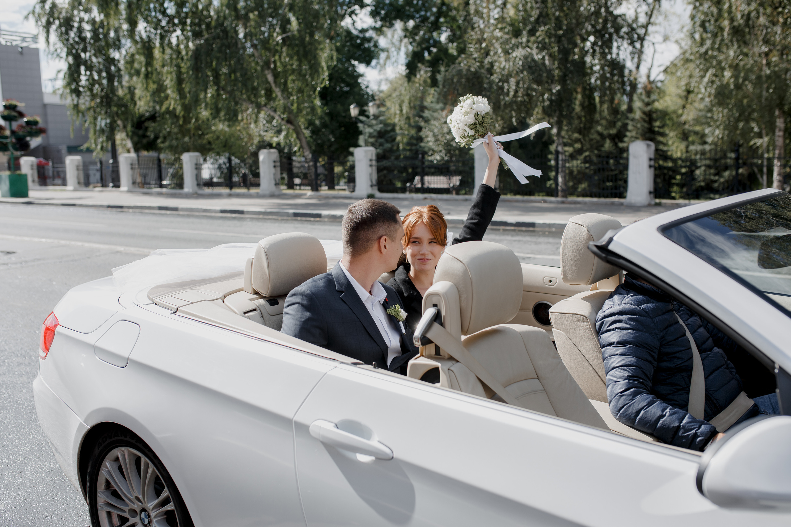 Свадьба, город, кабриолет. Свадебный фотограф в Самаре Катерина Мостовая