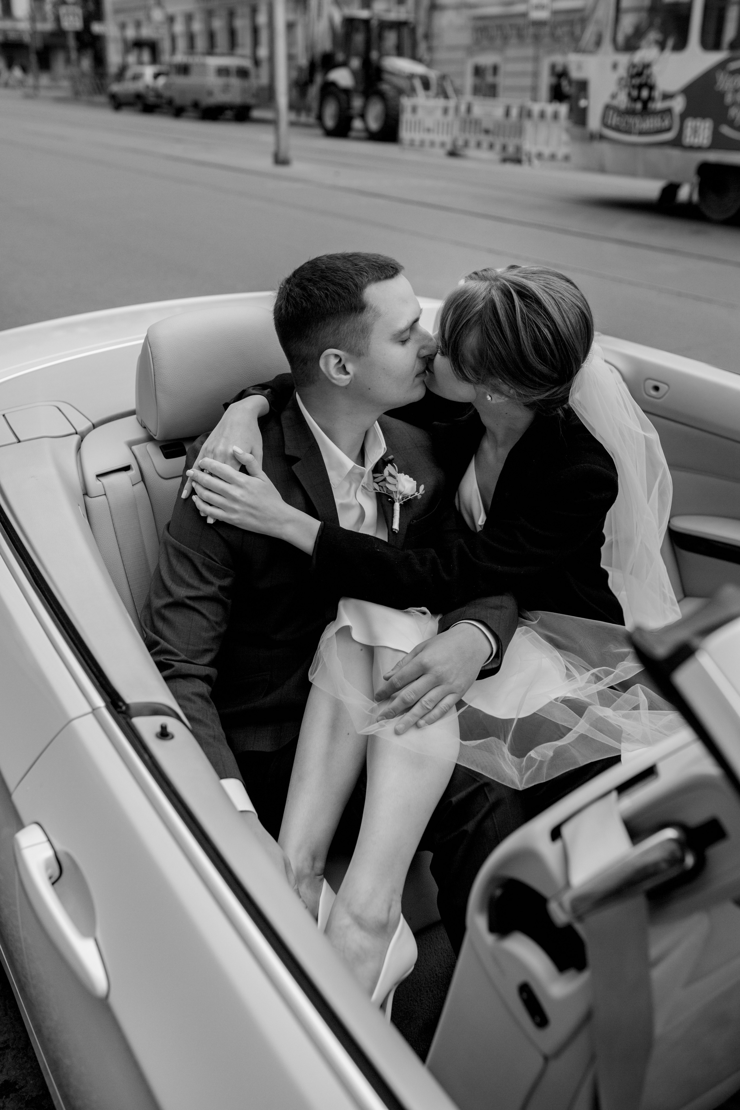 Свадьба, город, кабриолет. Свадебный фотограф в Самаре Катерина Мостовая