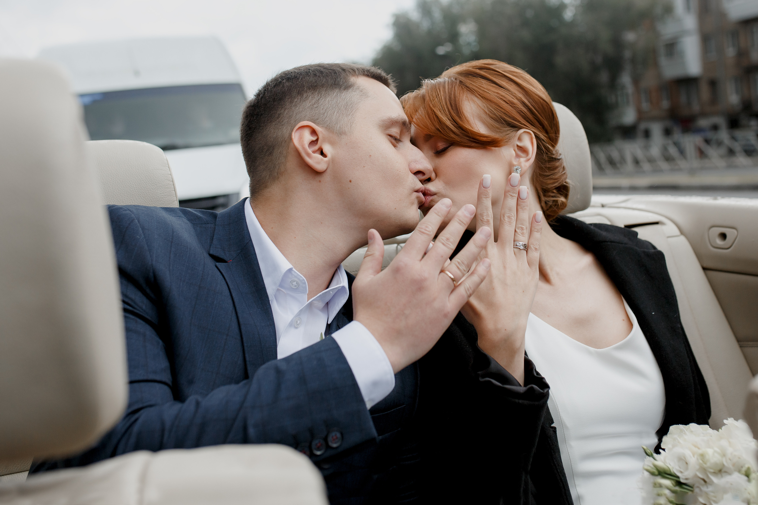 Свадьба, город, кабриолет. Свадебный фотограф в Самаре Катерина Мостовая