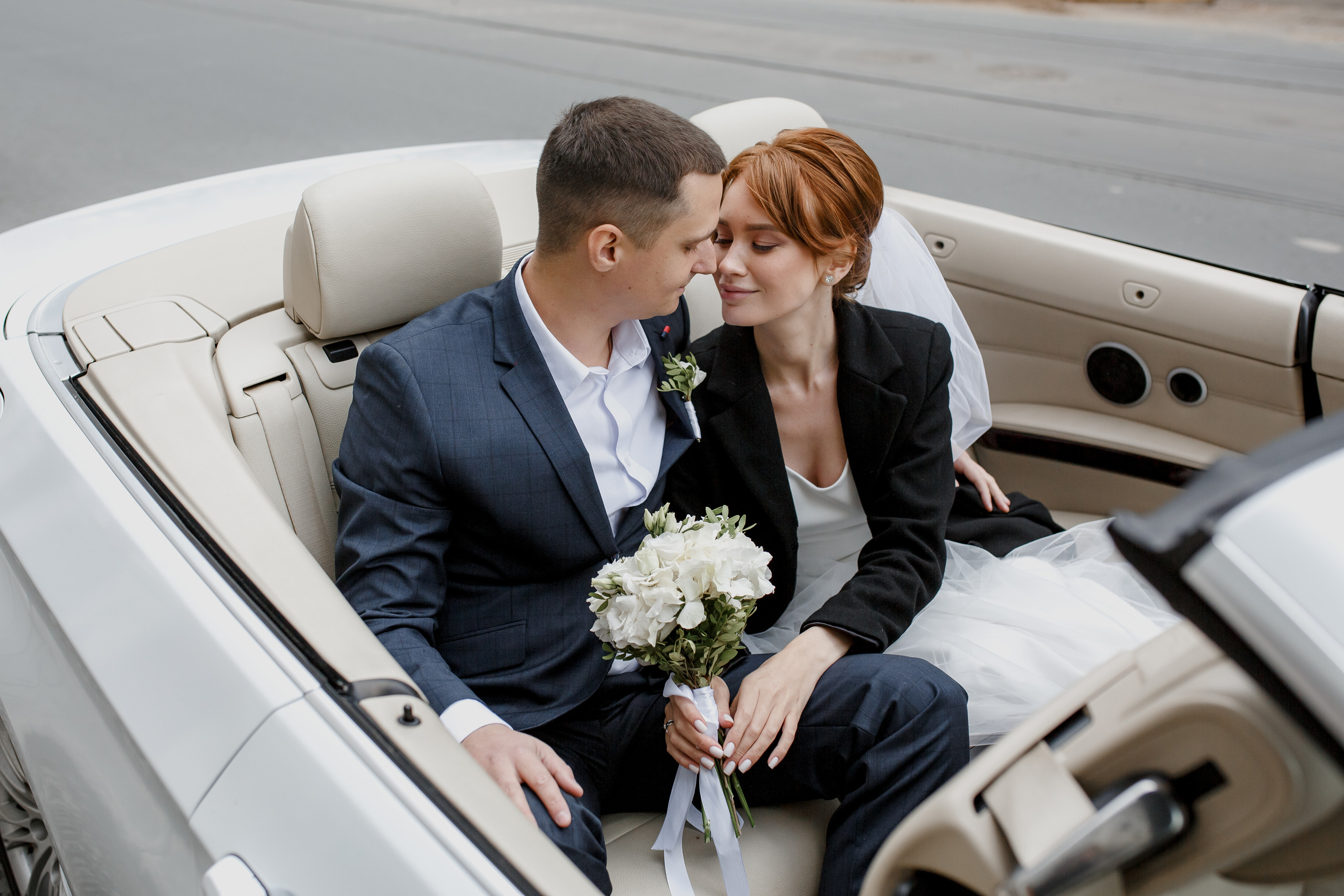 Свадьба, город, кабриолет. Свадебный фотограф в Самаре Катерина Мостовая