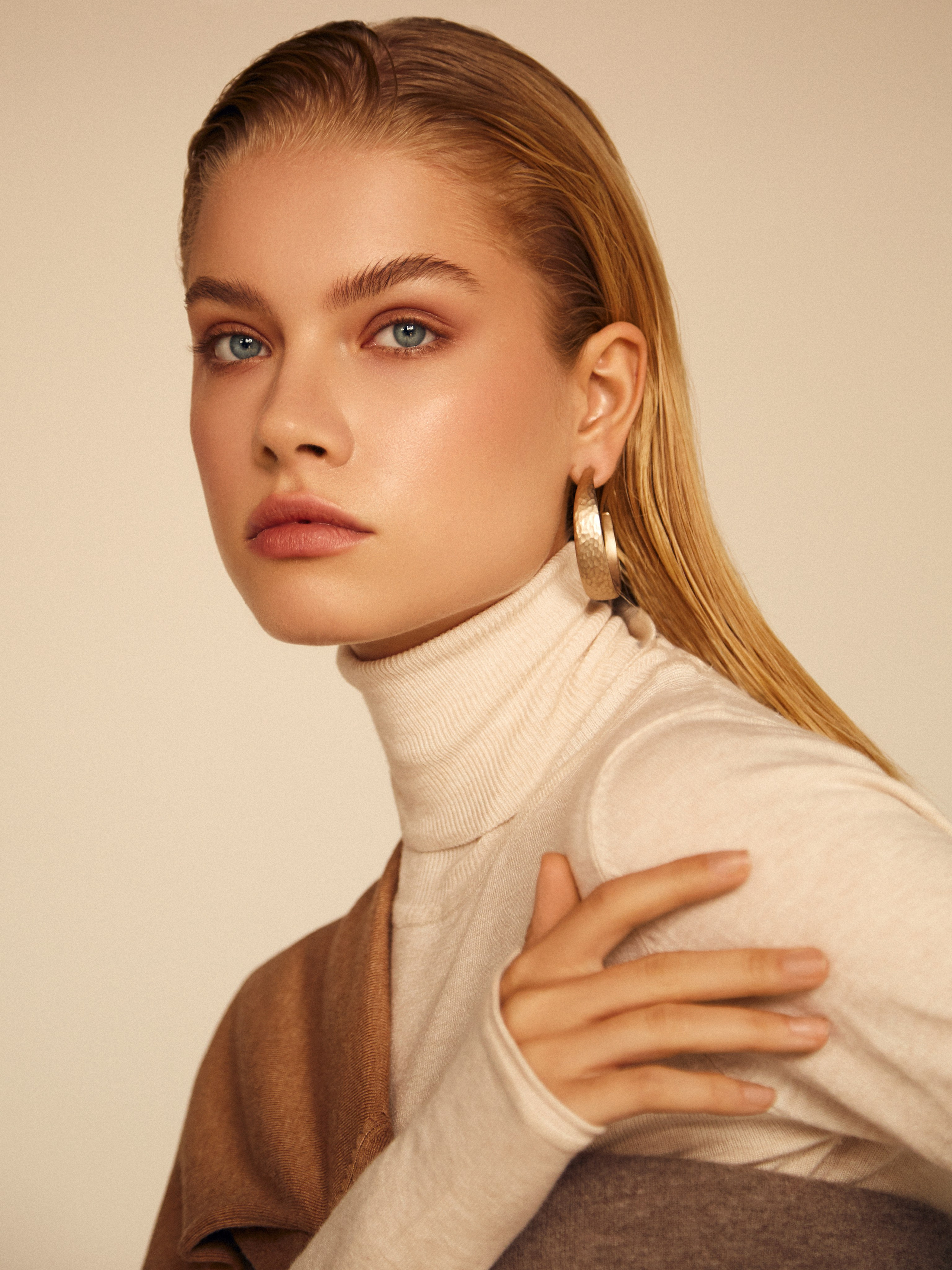 L'Officiel Lithuania. Профессиональный фотограф Федотова Арина